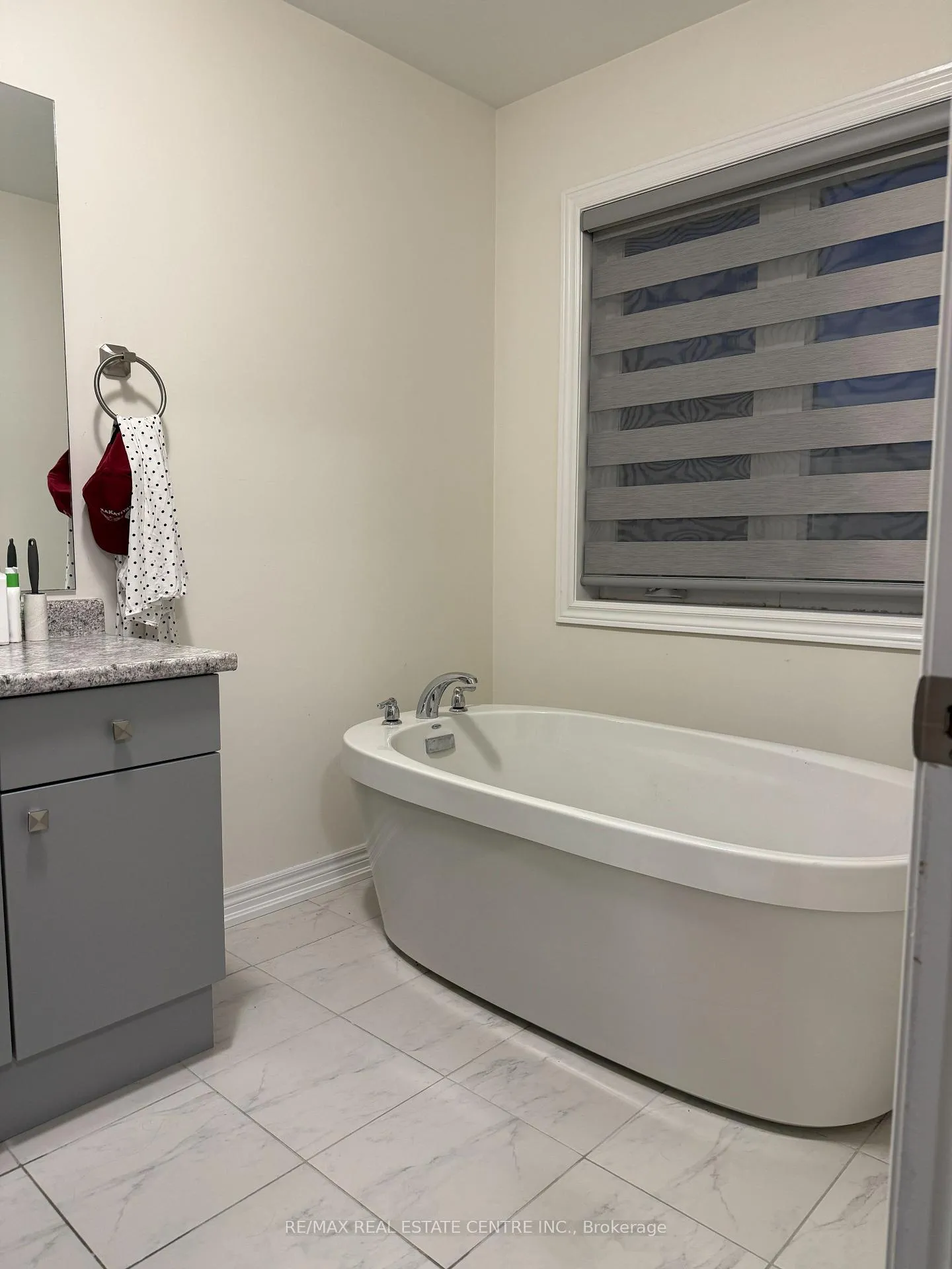Photo 14 of 151 Broadacre Drive, Kitchener — HOMEH