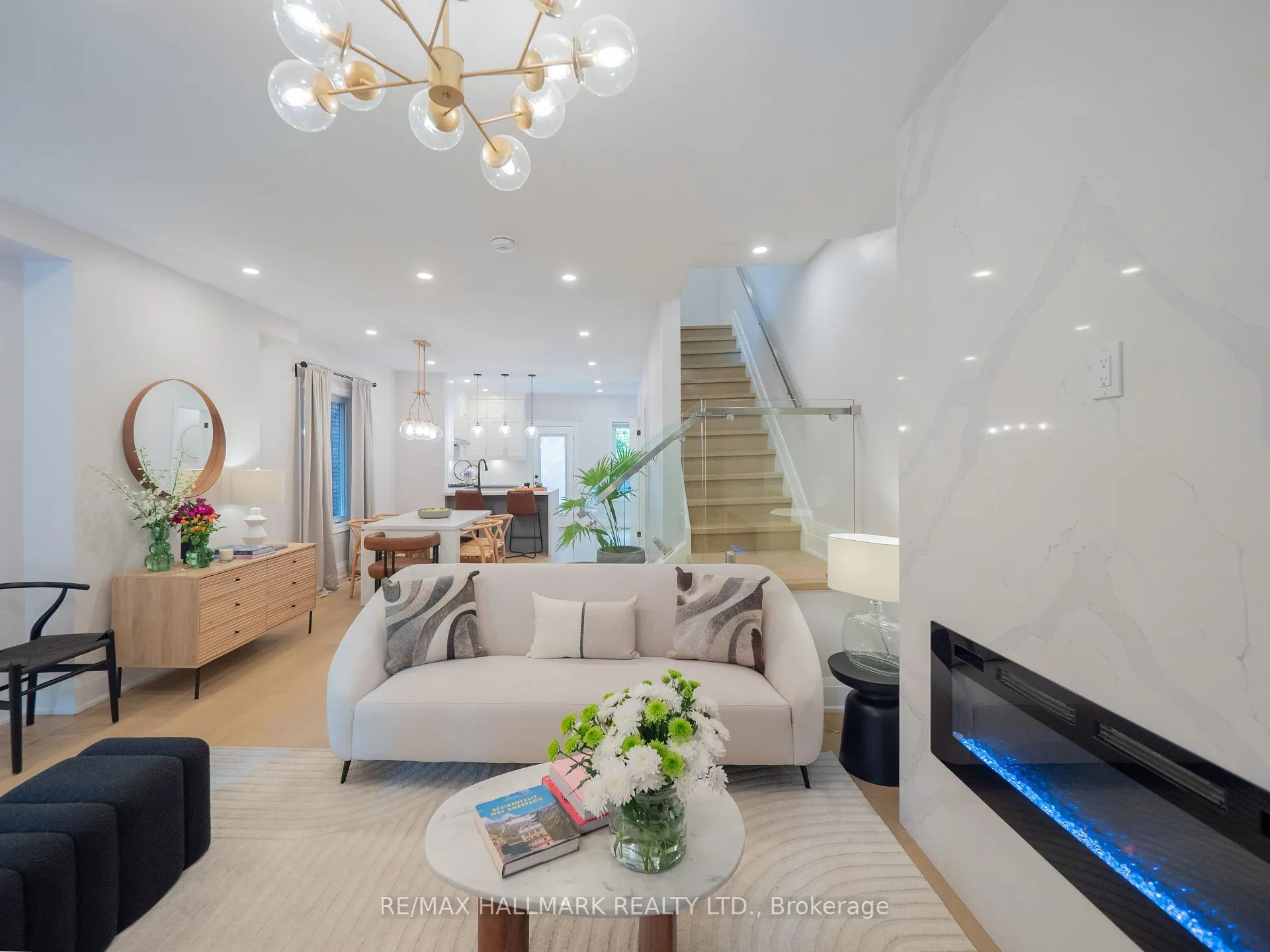 Photo 8 of 18 Millbrook Crescent, Toronto, North Riverdale — HOMEH