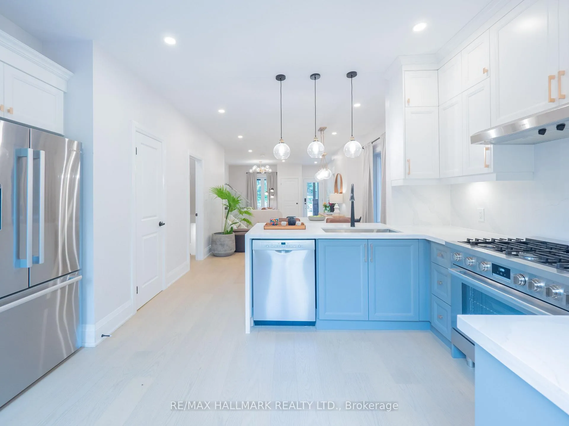Photo 14 of 18 Millbrook Crescent, Toronto, North Riverdale — HOMEH