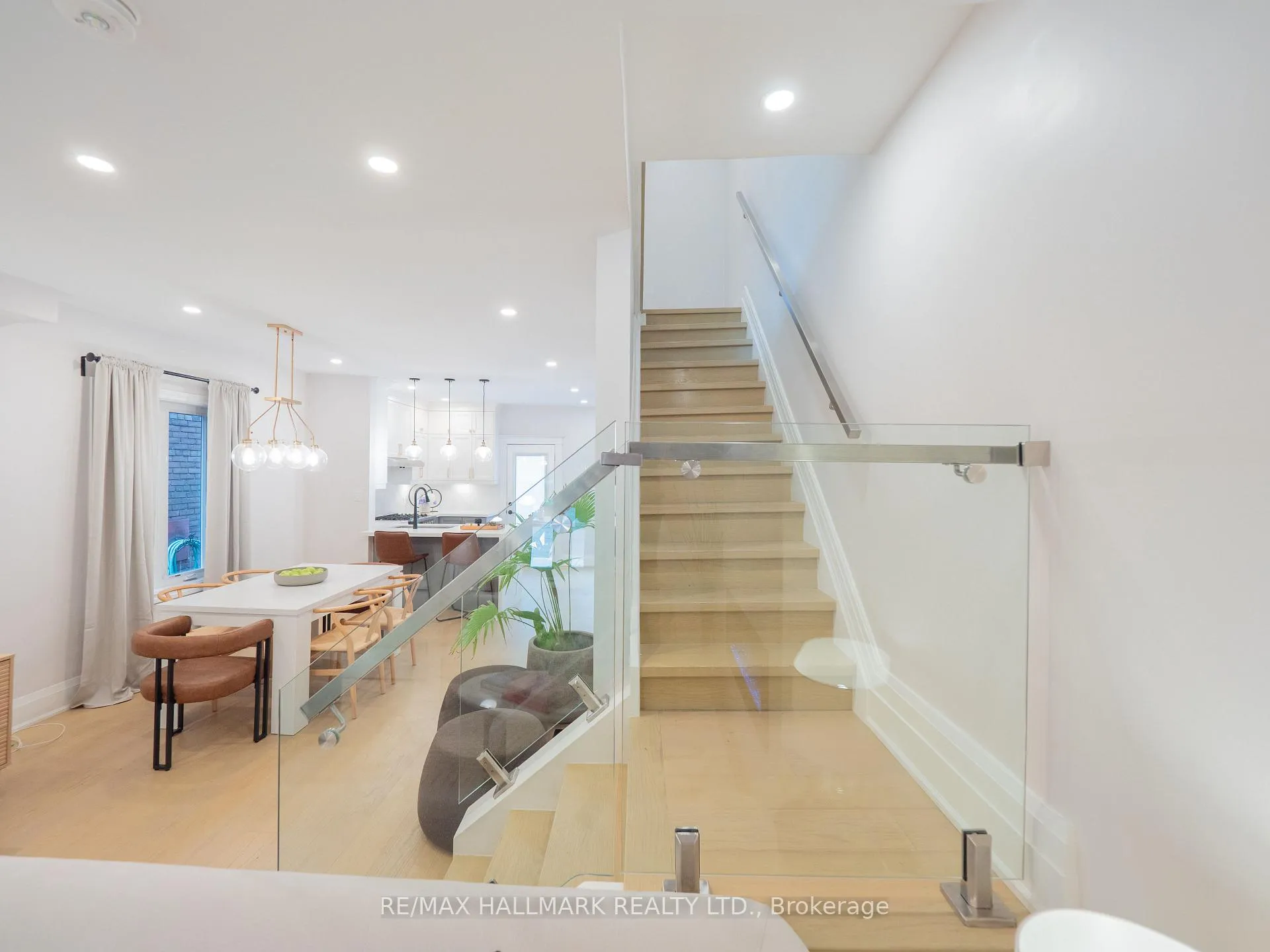 Photo 16 of 18 Millbrook Crescent, Toronto, North Riverdale — HOMEH