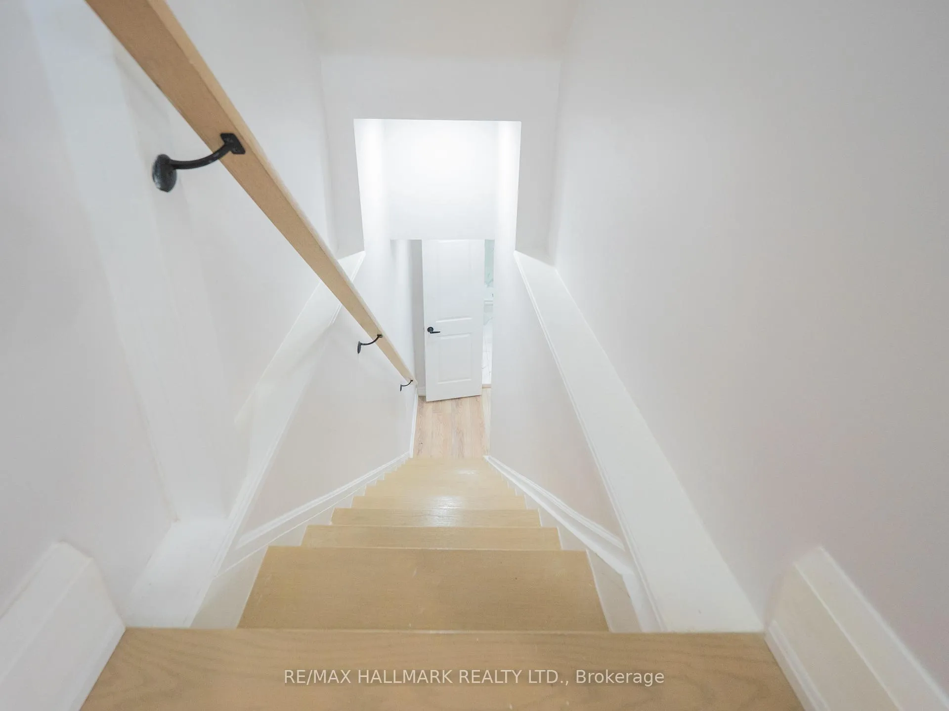 Photo 27 of 18 Millbrook Crescent, Toronto, North Riverdale — HOMEH