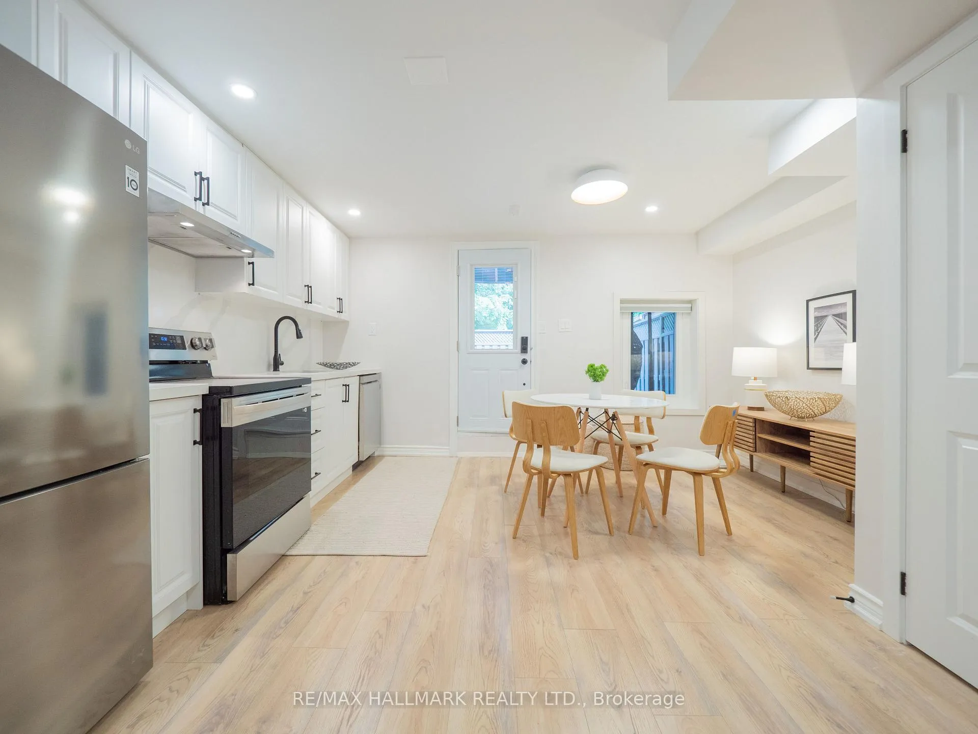 Photo 32 of 18 Millbrook Crescent, Toronto, North Riverdale — HOMEH