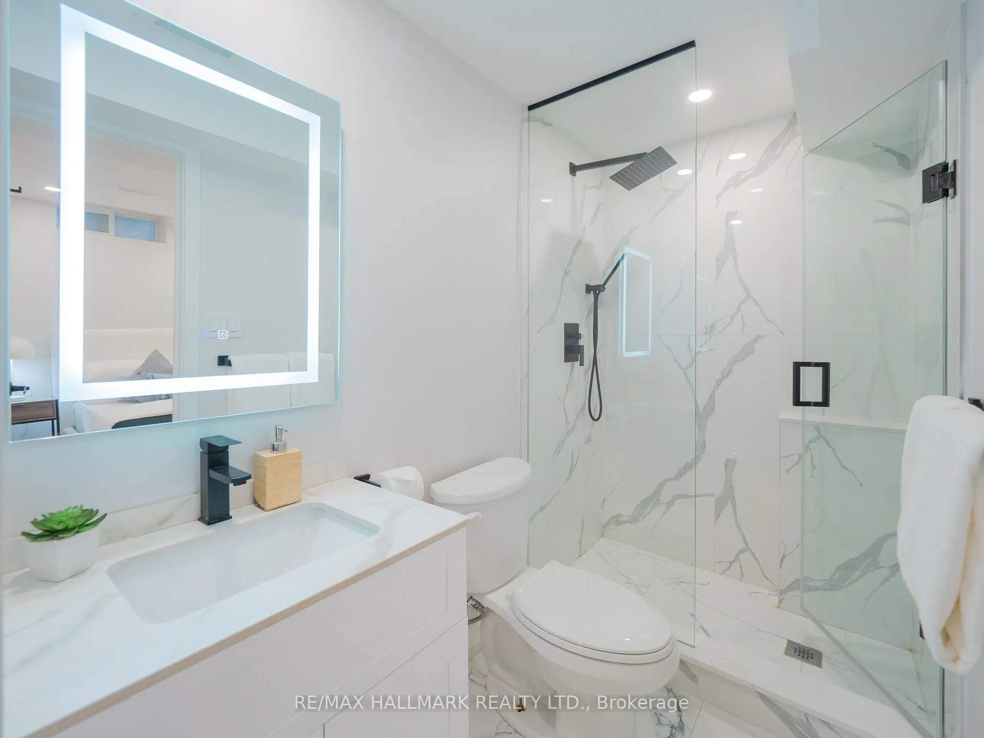 Photo 39 of 18 Millbrook Crescent, Toronto, North Riverdale — HOMEH