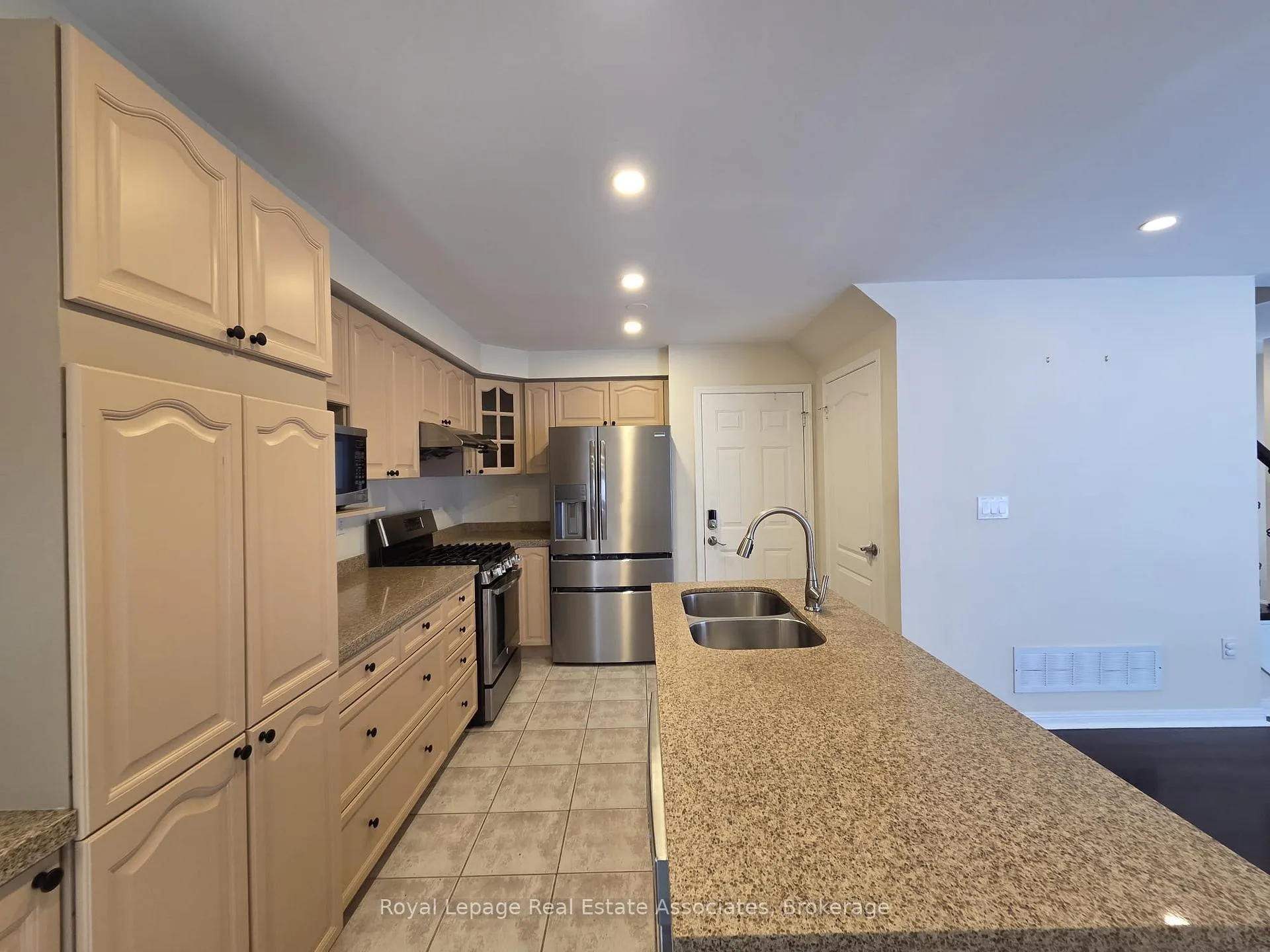 Photo 13 of 1546 Harwood Drive, Milton, Clarke — HOMEH