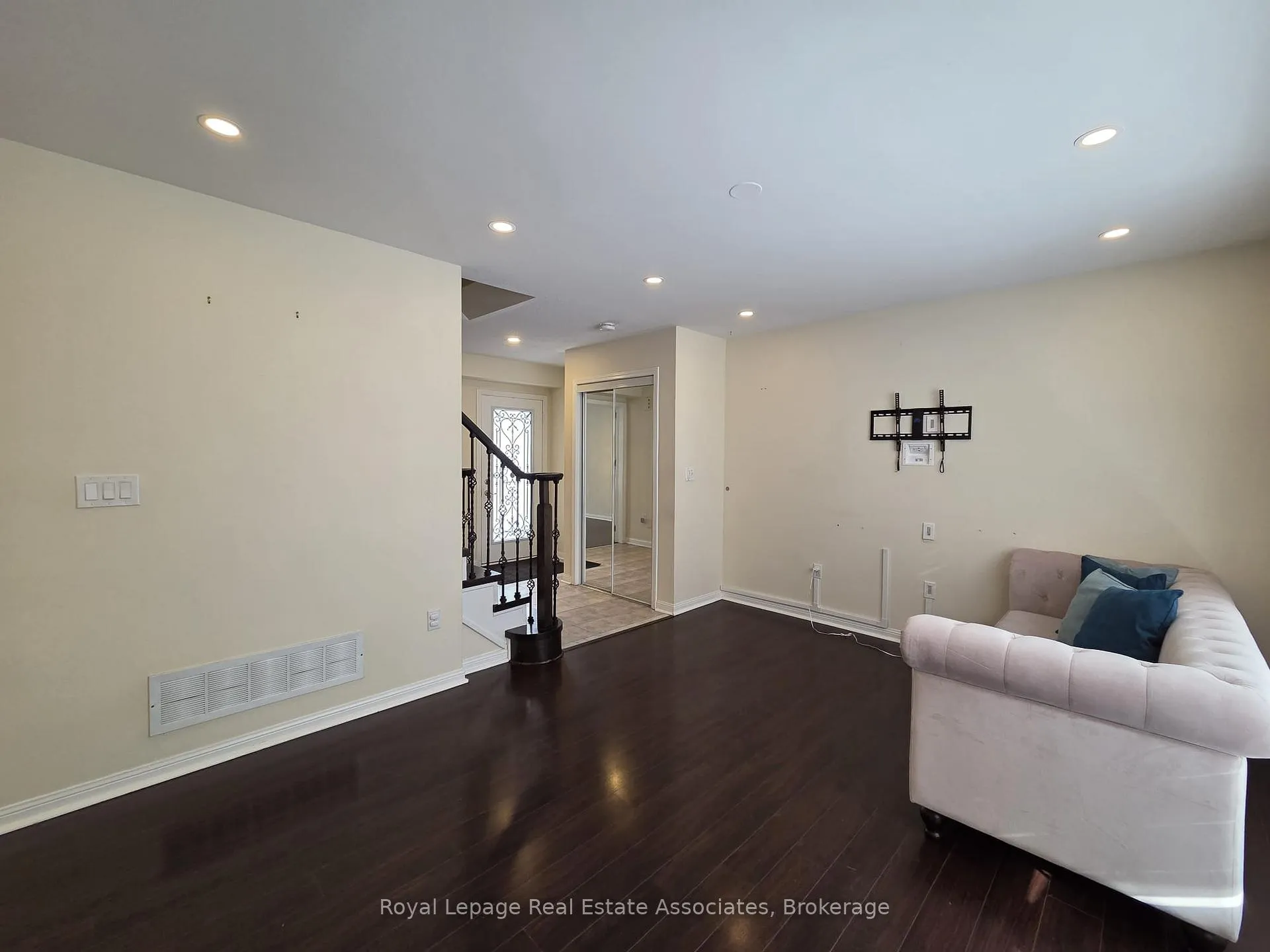 Photo 16 of 1546 Harwood Drive, Milton, Clarke — HOMEH
