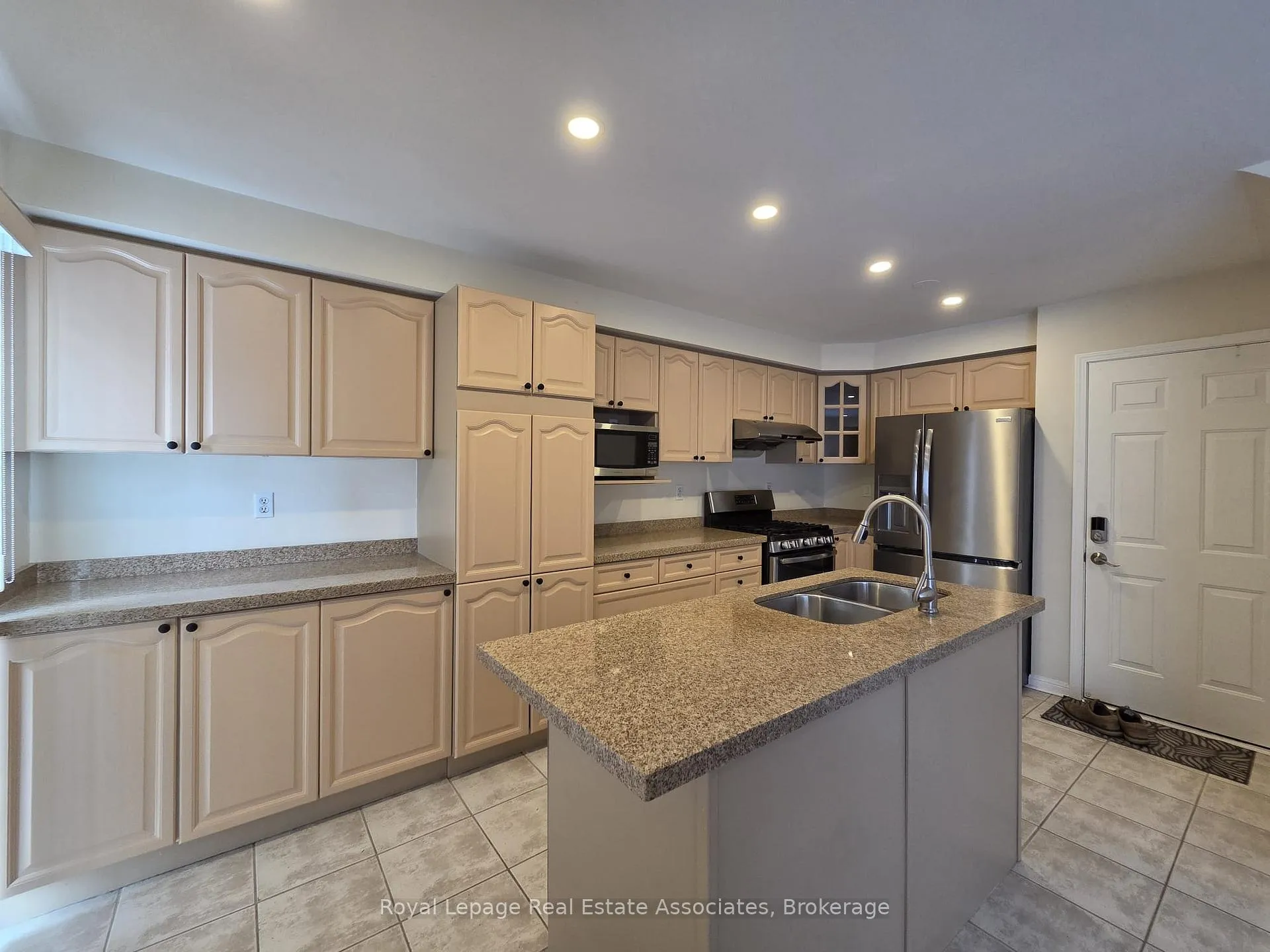 Photo 19 of 1546 Harwood Drive, Milton, Clarke — HOMEH