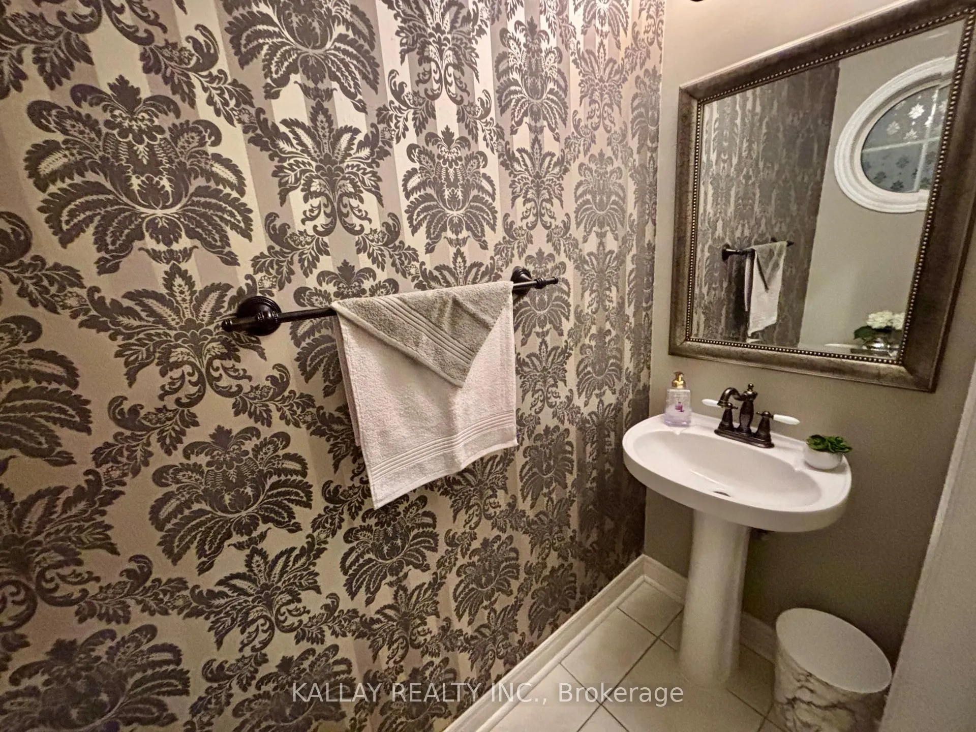 Photo 6 of 27 Pietro Drive, Vaughan, Vellore Village — HOMEH