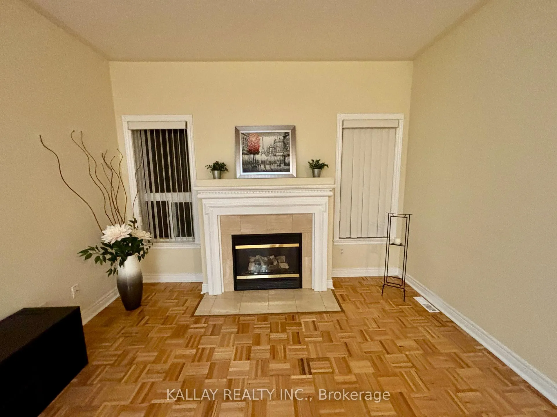 Photo 11 of 27 Pietro Drive, Vaughan, Vellore Village — HOMEH
