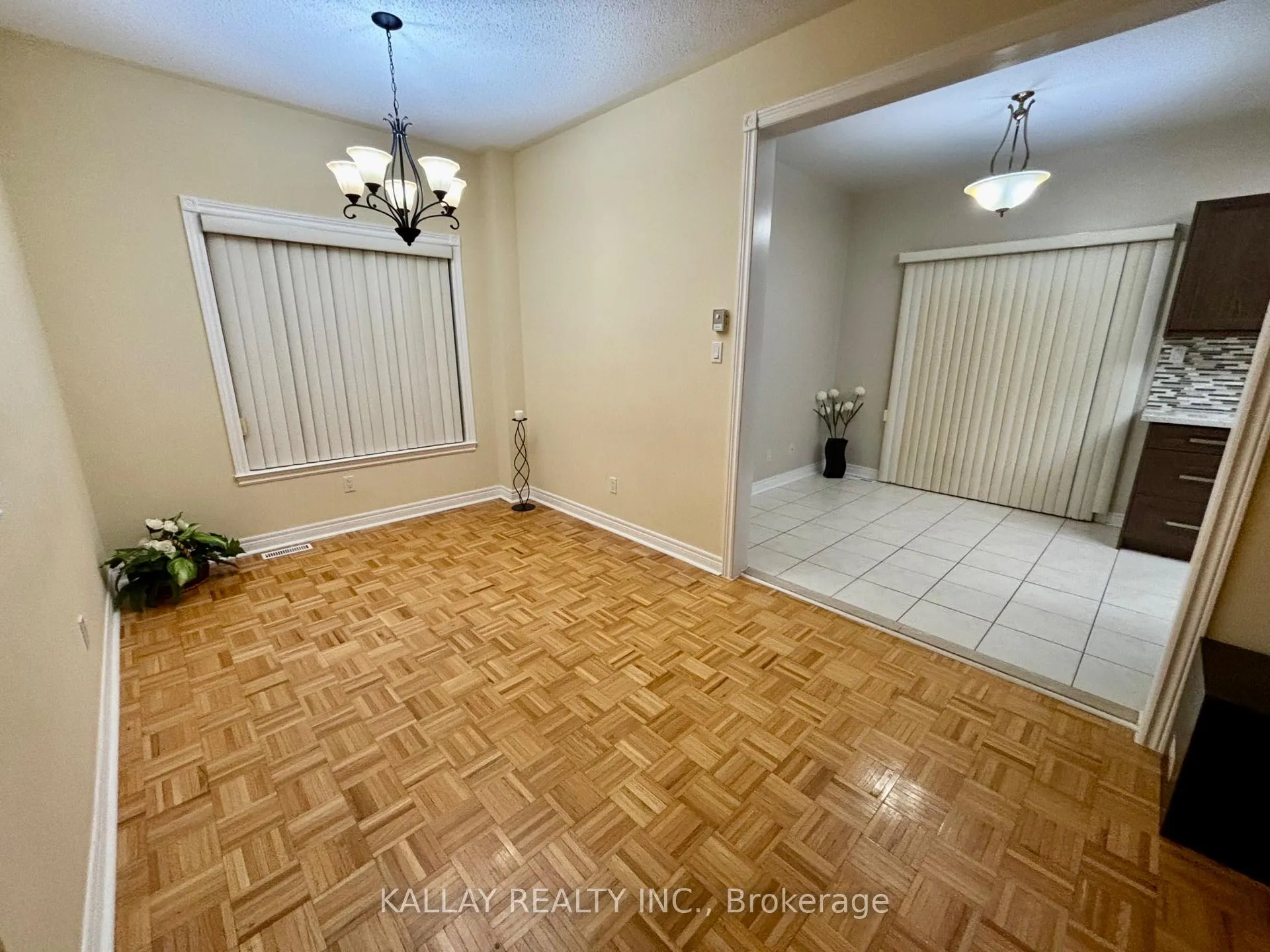 Photo 13 of 27 Pietro Drive, Vaughan, Vellore Village — HOMEH