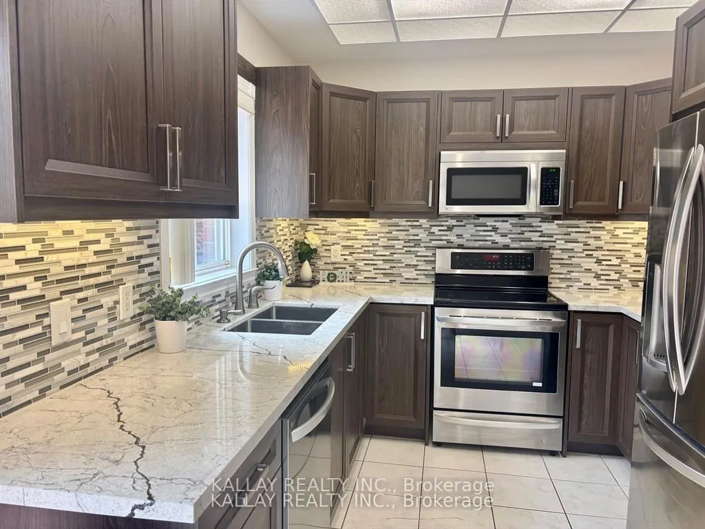Photo 17 of 27 Pietro Drive, Vaughan, Vellore Village — HOMEH