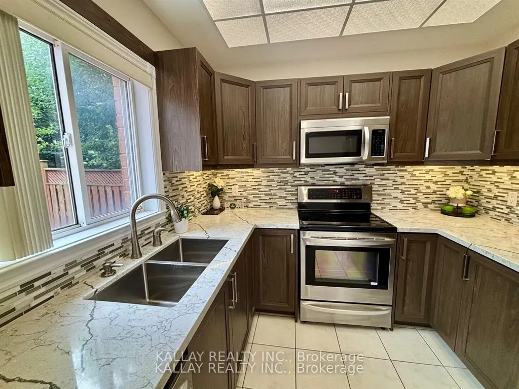 Photo 18 of 27 Pietro Drive, Vaughan, Vellore Village — HOMEH