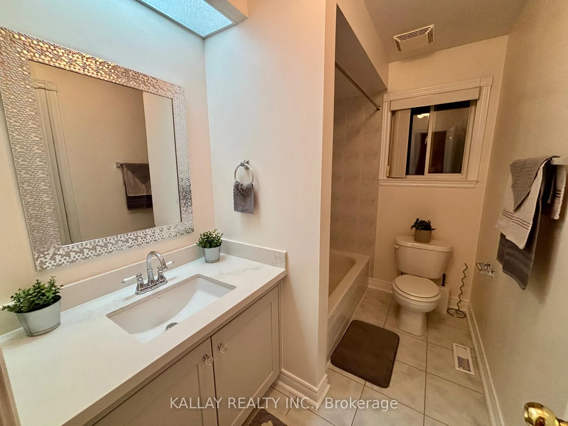 Photo 28 of 27 Pietro Drive, Vaughan, Vellore Village — HOMEH