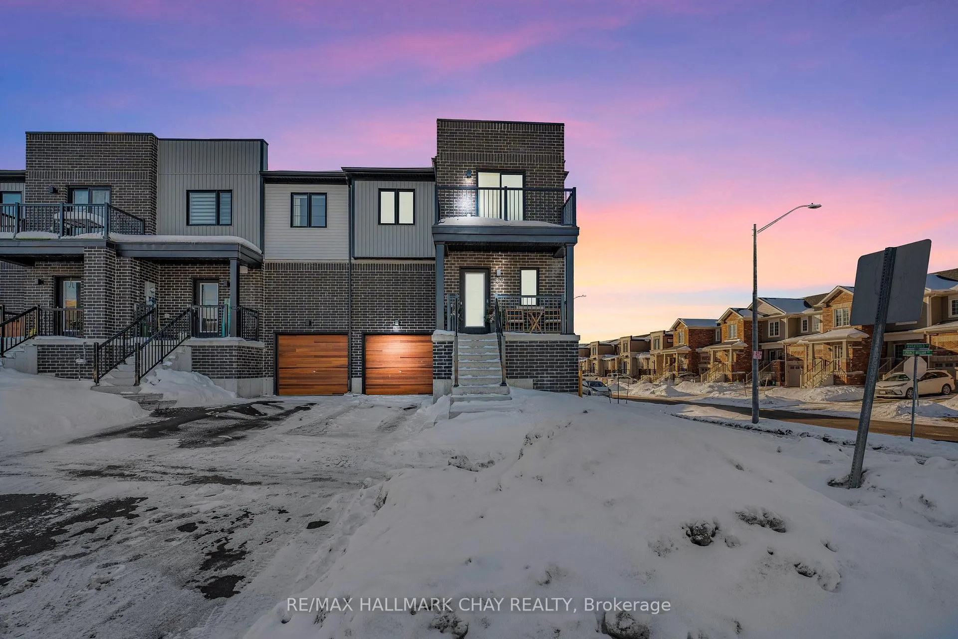 Photo 1 of 202 Prince William Way, Barrie, Innis-Shore — HOMEH