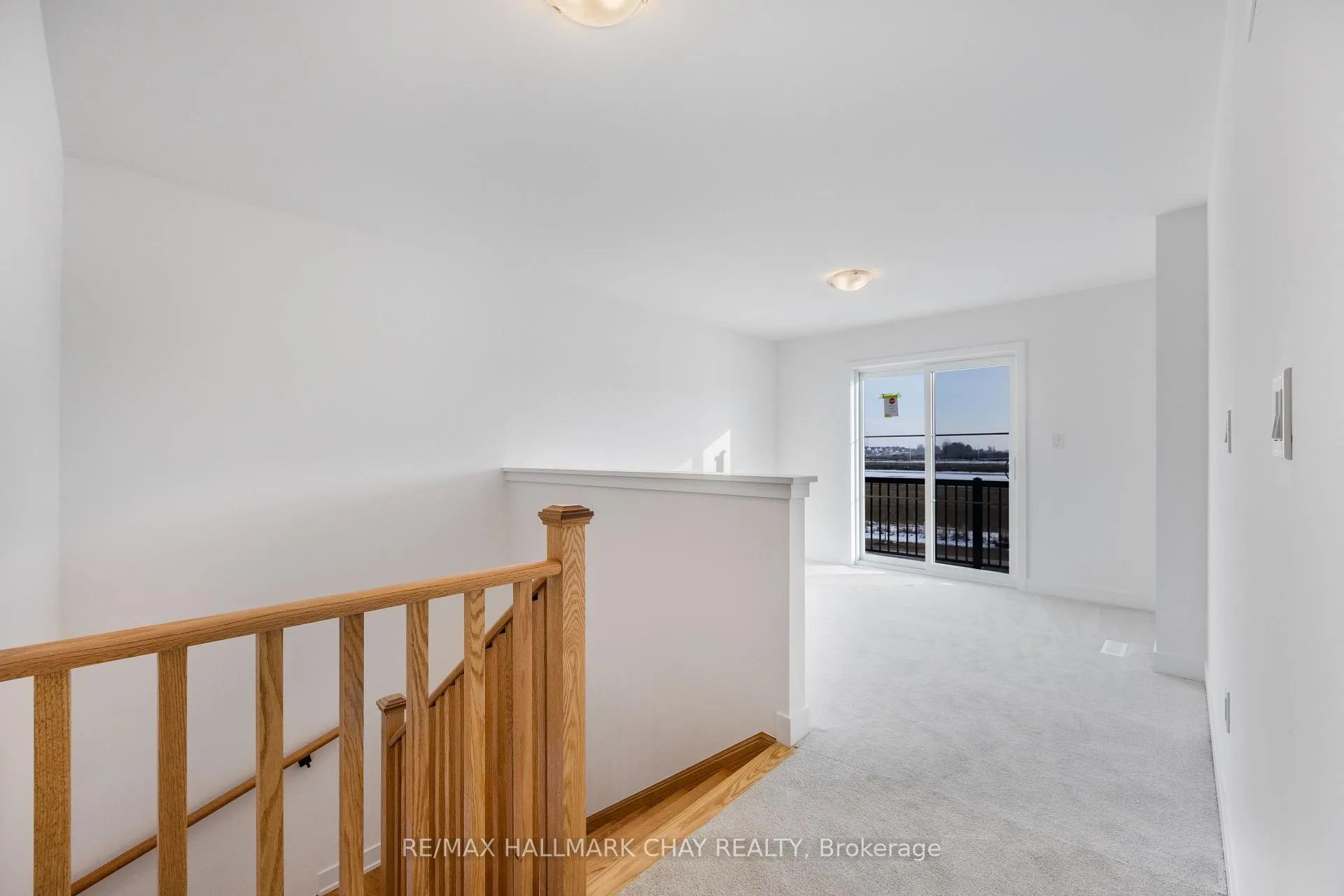 Photo 12 of 202 Prince William Way, Barrie, Innis-Shore — HOMEH