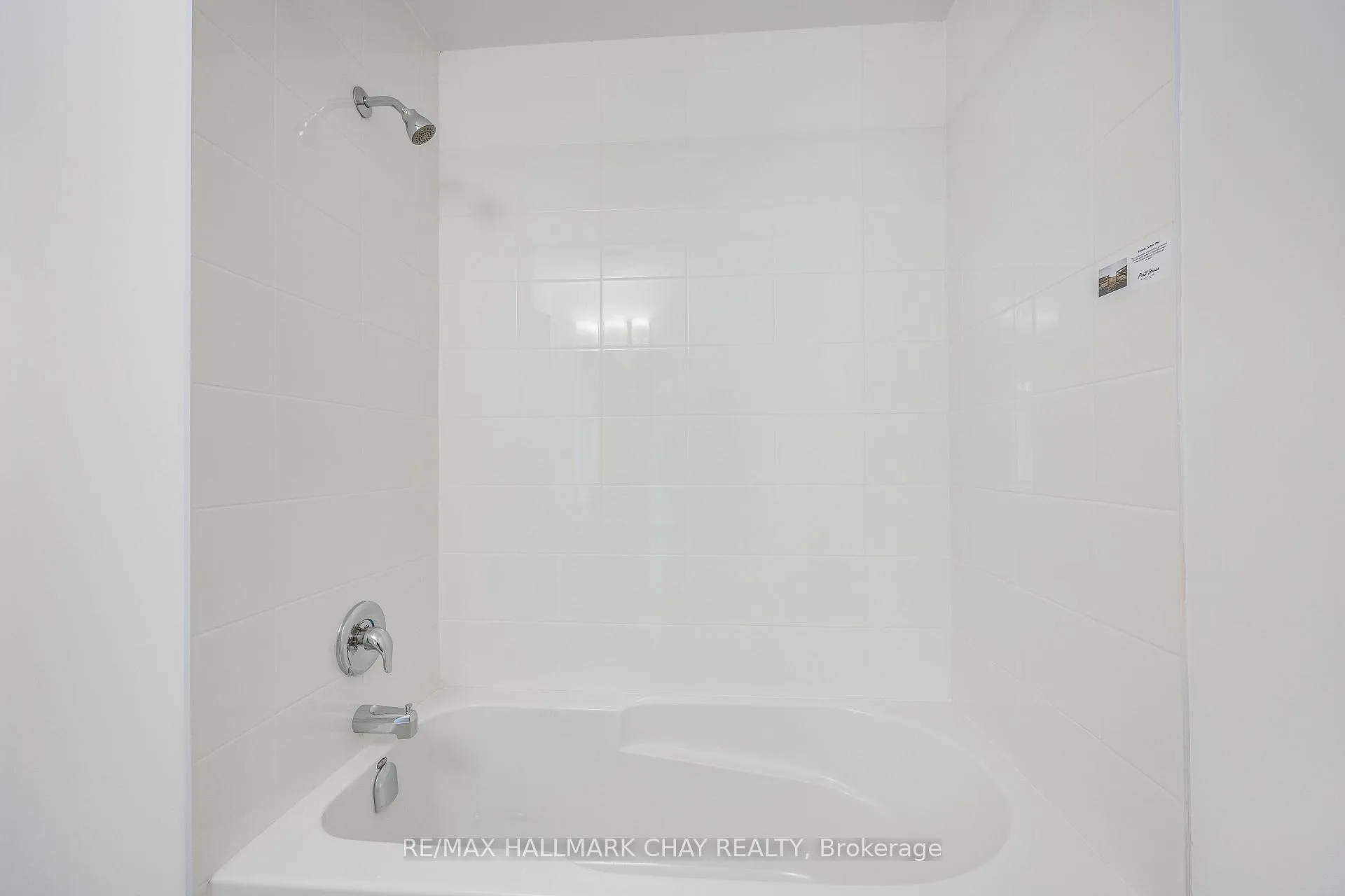 Photo 19 of 202 Prince William Way, Barrie, Innis-Shore — HOMEH