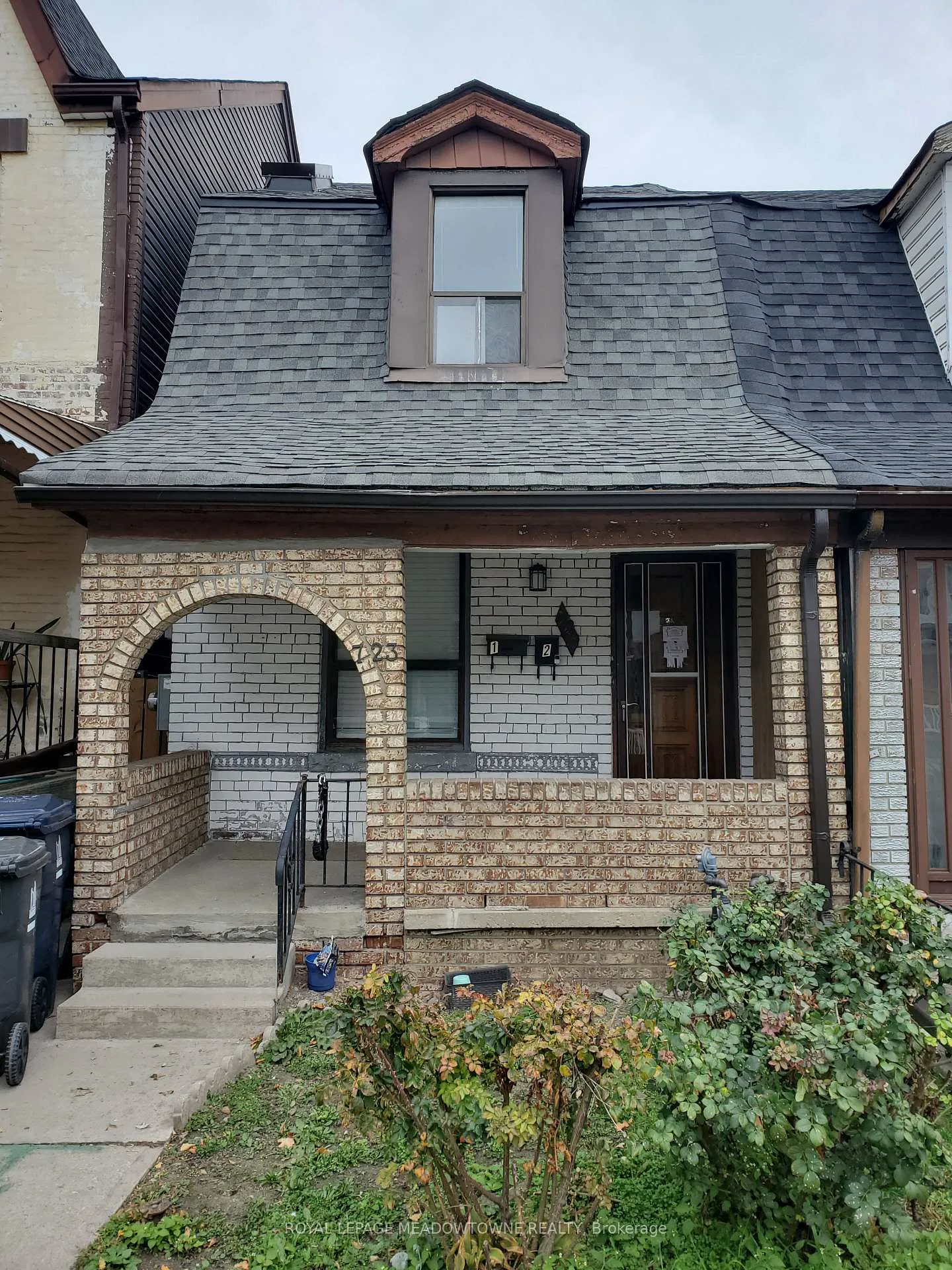 Front of Unit 1, 723 Dufferin Street