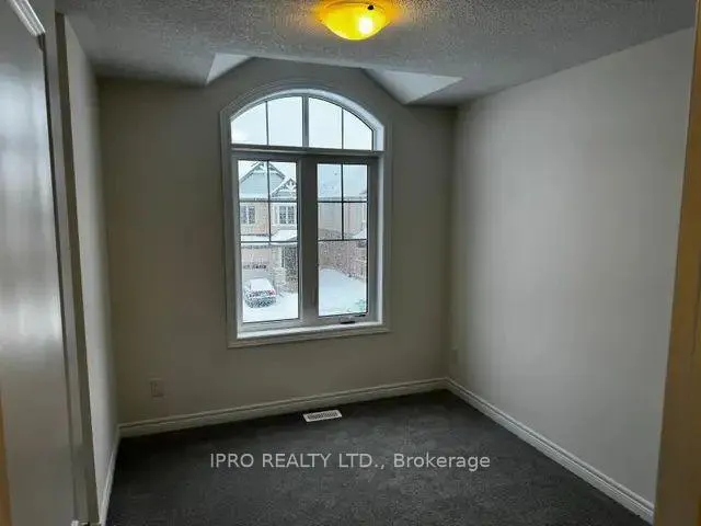 Photo 7 of 78 Grassbourne Avenue E, Kitchener — HOMEH