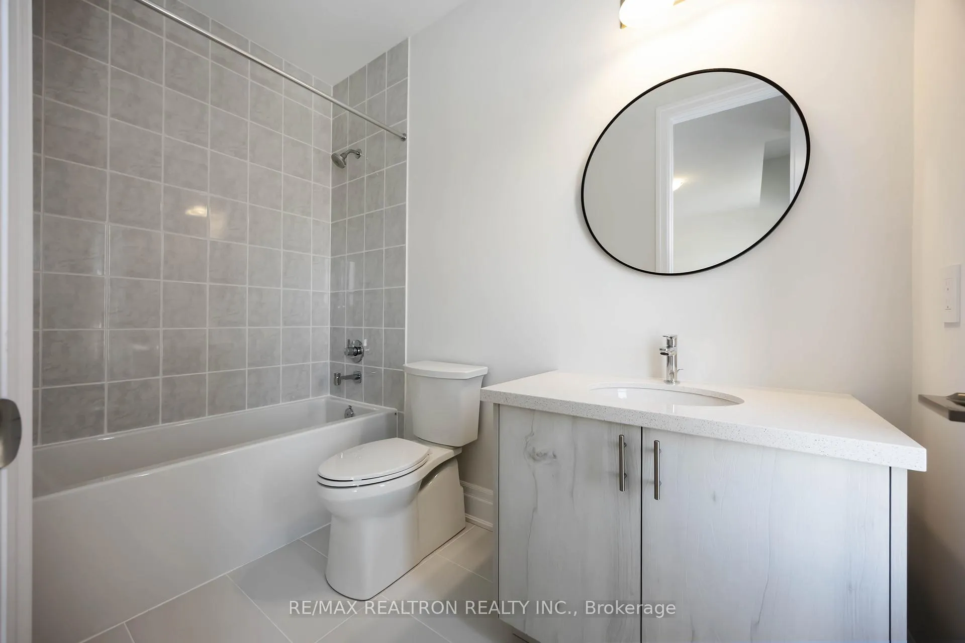 Photo 30 of 92 Sunny Acre Crescent, King, King City — HOMEH