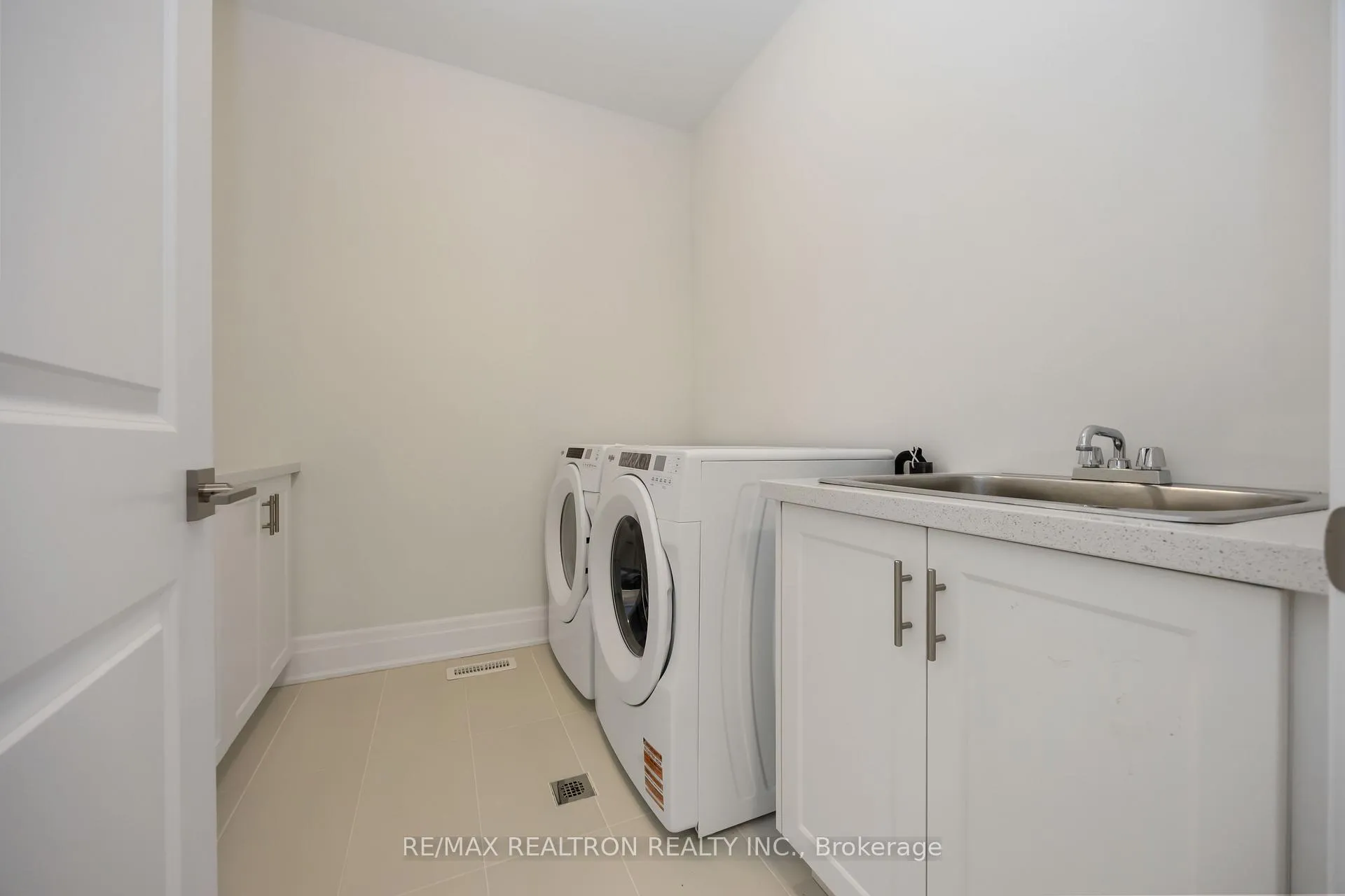 Photo 42 of 92 Sunny Acre Crescent, King, King City — HOMEH