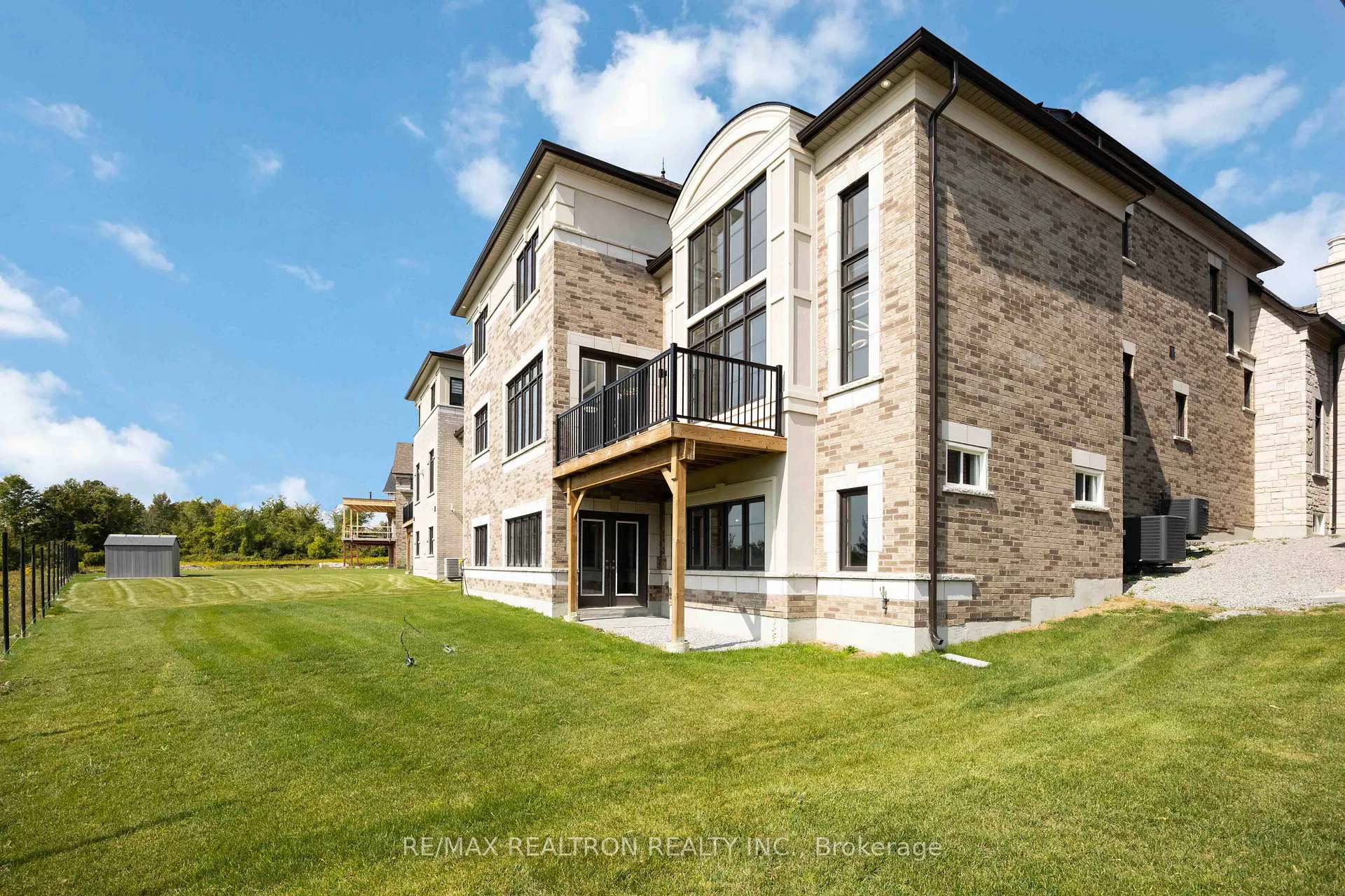 Photo 49 of 92 Sunny Acre Crescent, King, King City — HOMEH