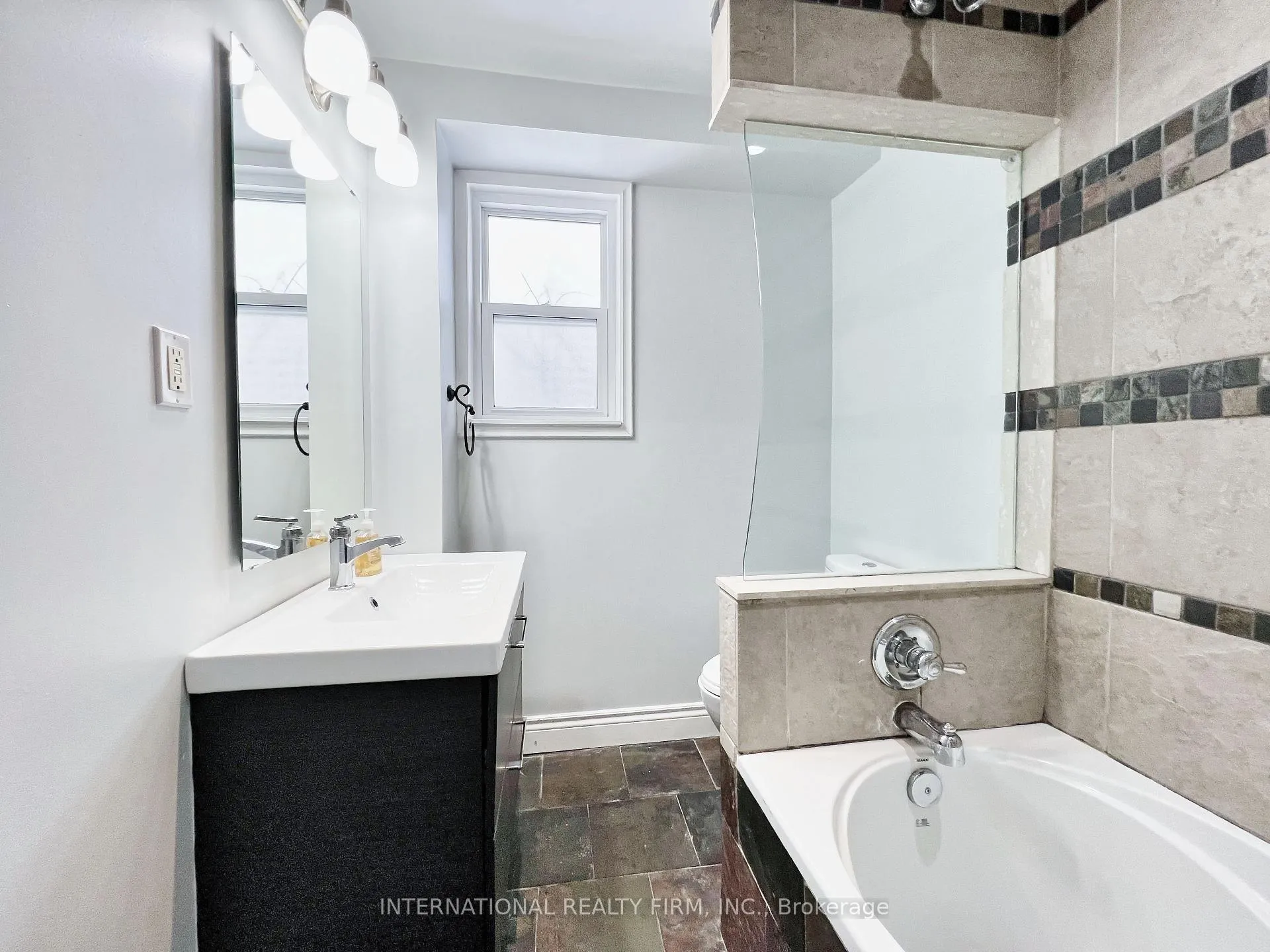 Photo 10 of 9 Lister Drive, North York, Newtonbrook West — HOMEH