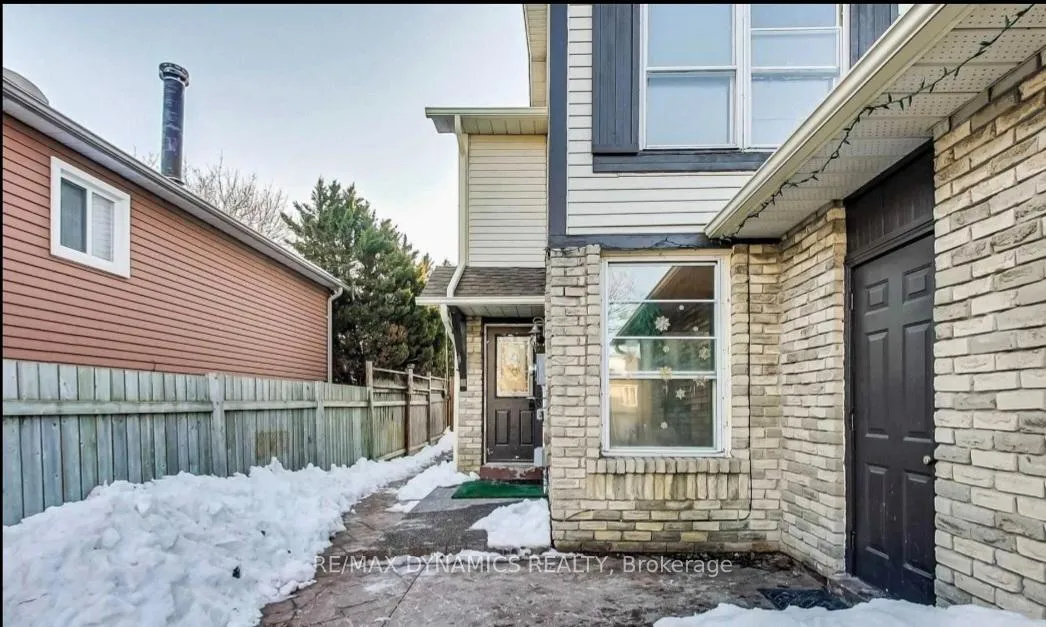 Front of 1266 Northmount Street W