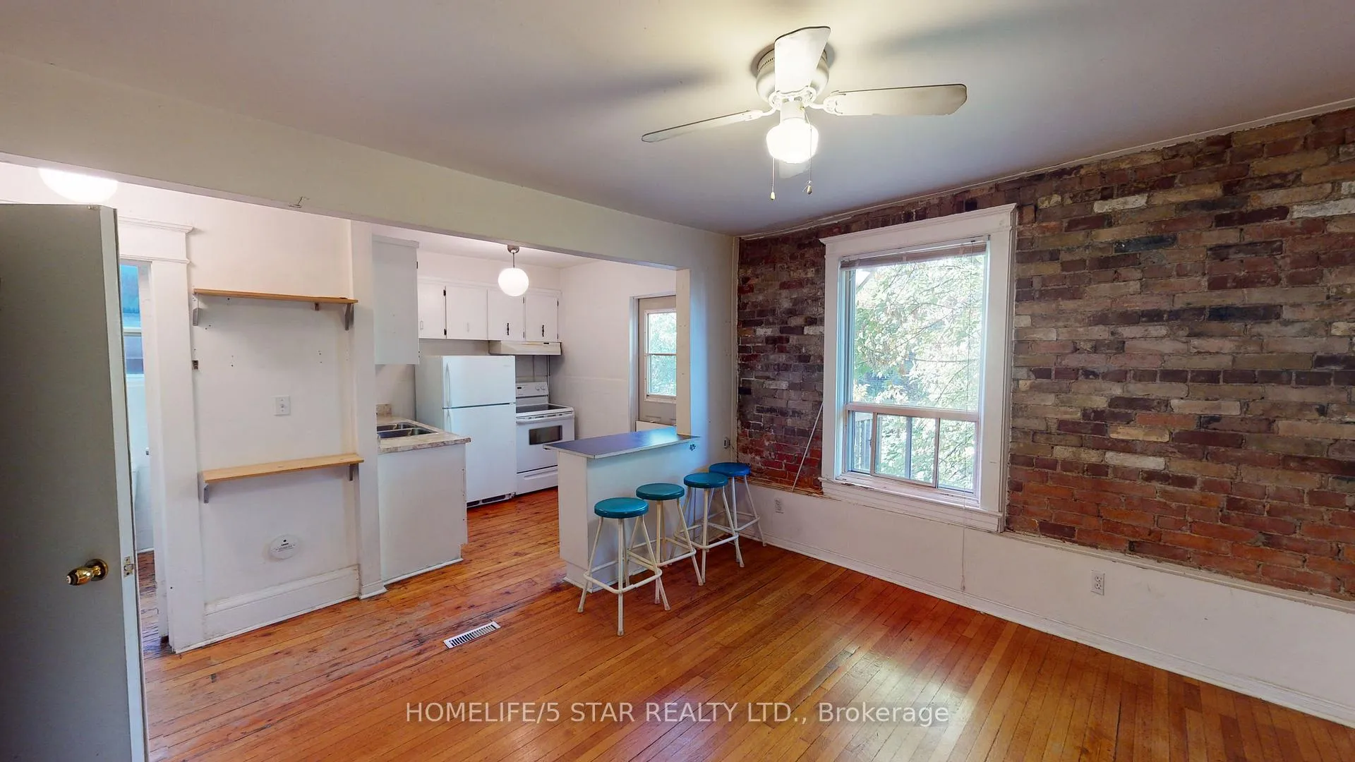 Photo 2 of Unit Apt 2B, 78 Dewson Street, Toronto, Palmerston-Little Italy — HOMEH