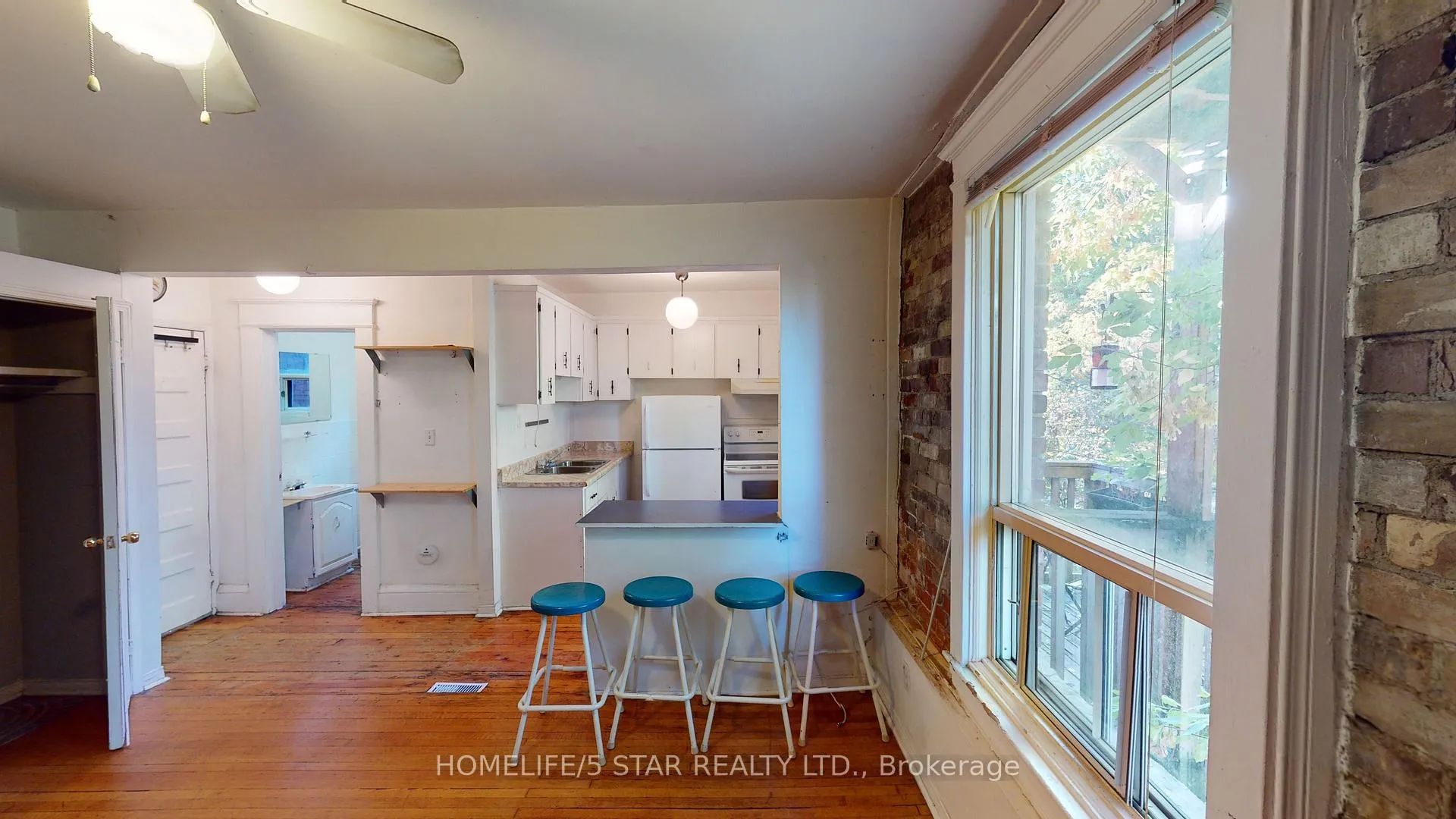 Photo 3 of Unit Apt 2B, 78 Dewson Street, Toronto, Palmerston-Little Italy — HOMEH