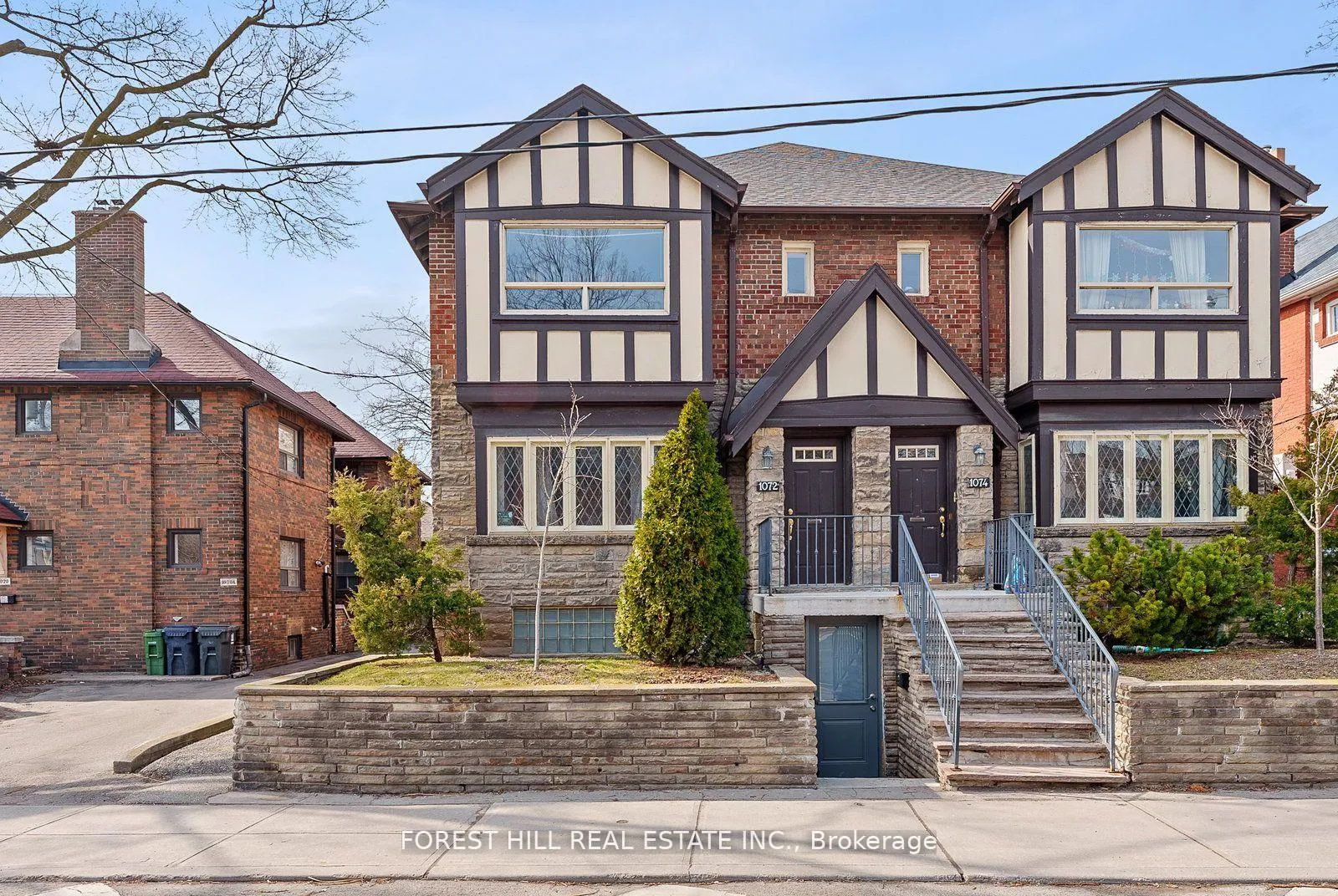 Front of Unit Upper, 1072 Avenue Road