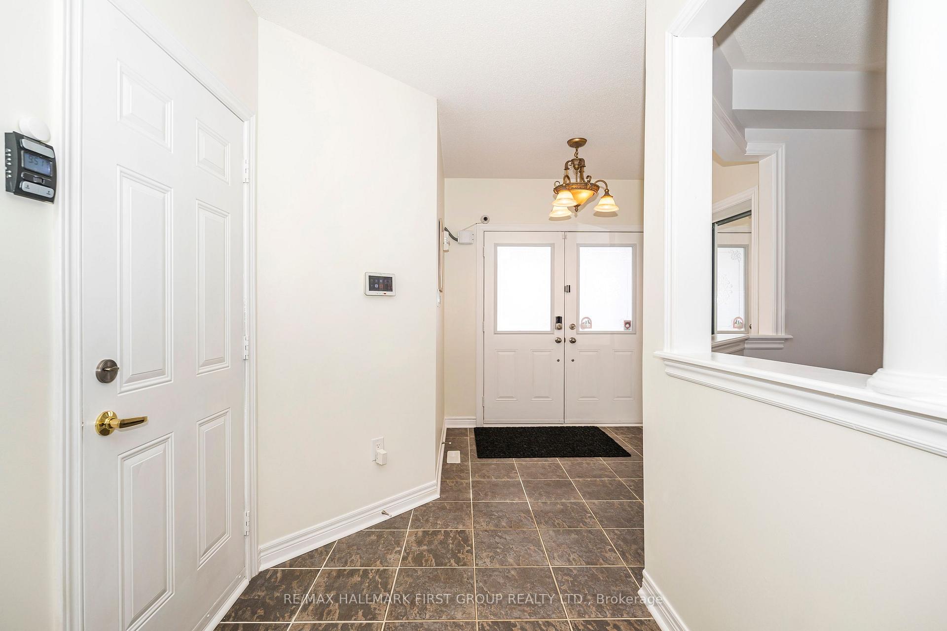 Photo 5 of 17 Stammers Drive, Ajax, Northwest Ajax — HOMEH