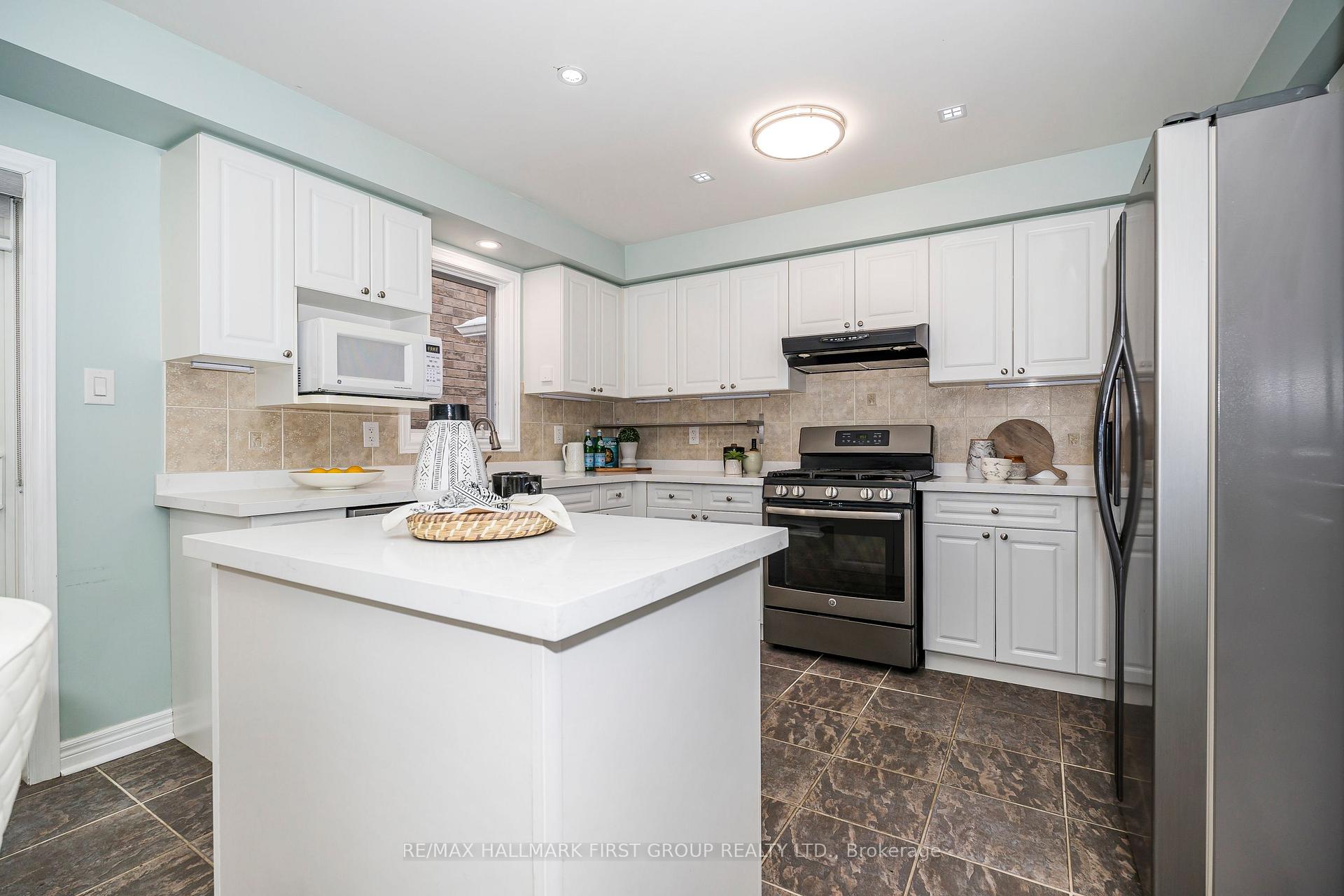 Photo 15 of 17 Stammers Drive, Ajax, Northwest Ajax — HOMEH