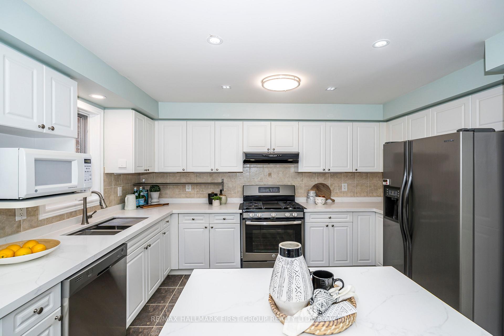 Photo 16 of 17 Stammers Drive, Ajax, Northwest Ajax — HOMEH