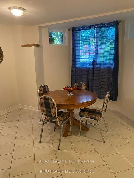 Photo 12 of 51 Berrydown Drive, Caledon, Bolton East — HOMEH