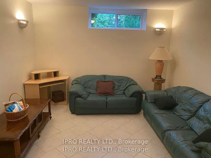 Photo 18 of 51 Berrydown Drive, Caledon, Bolton East — HOMEH
