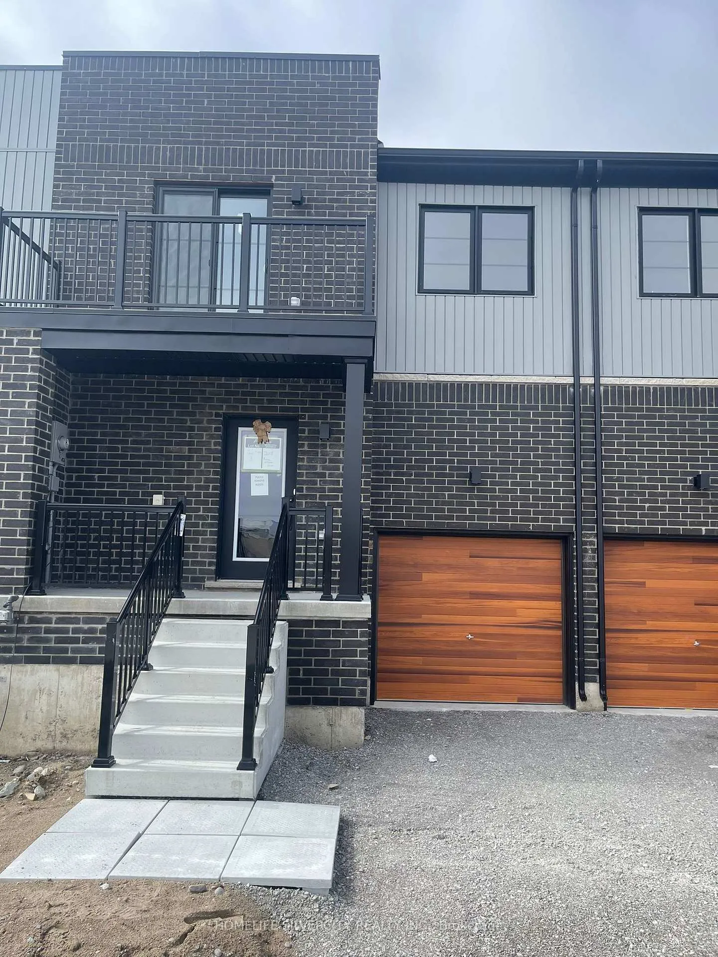 Photo 1 of 208 Prince William Way, Barrie, Rural Barrie Southwest — HOMEH