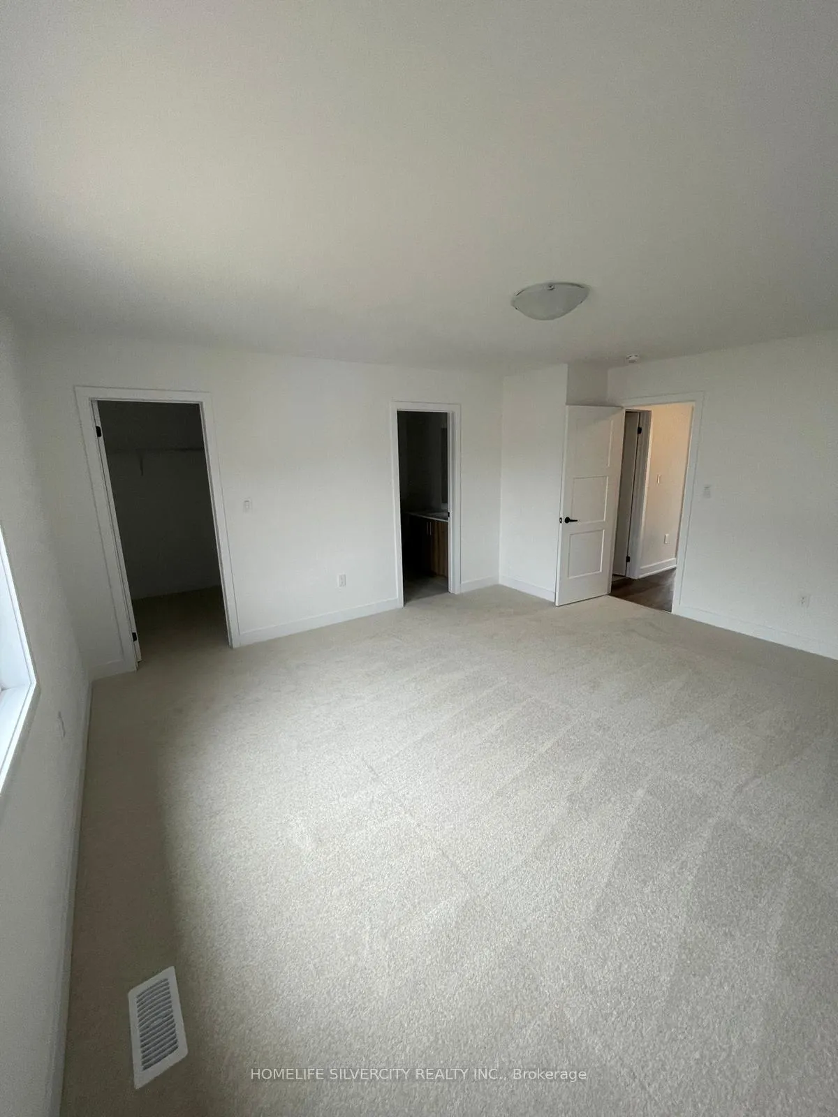 Photo 7 of 208 Prince William Way, Barrie, Rural Barrie Southwest — HOMEH