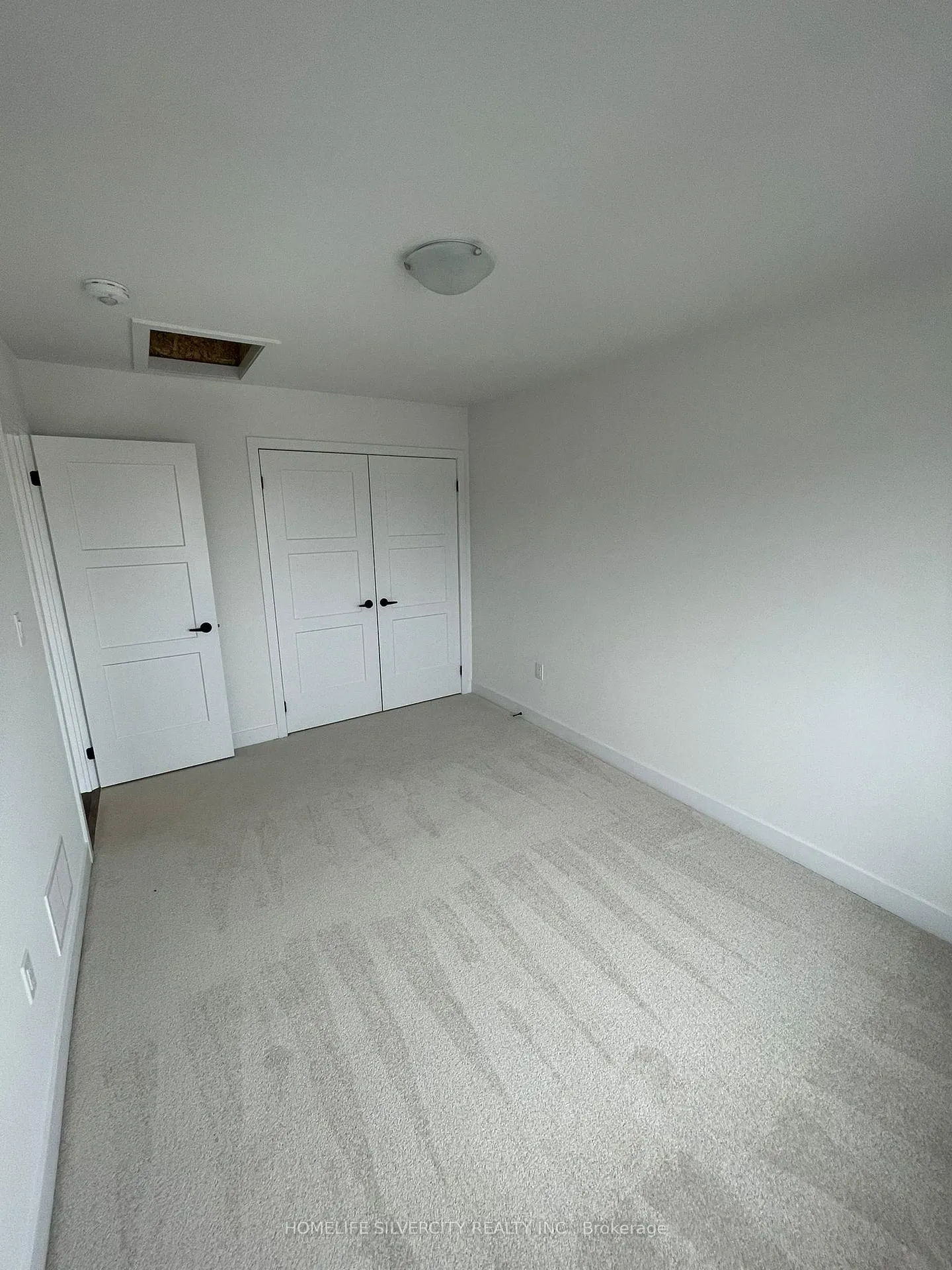 Photo 9 of 208 Prince William Way, Barrie, Rural Barrie Southwest — HOMEH