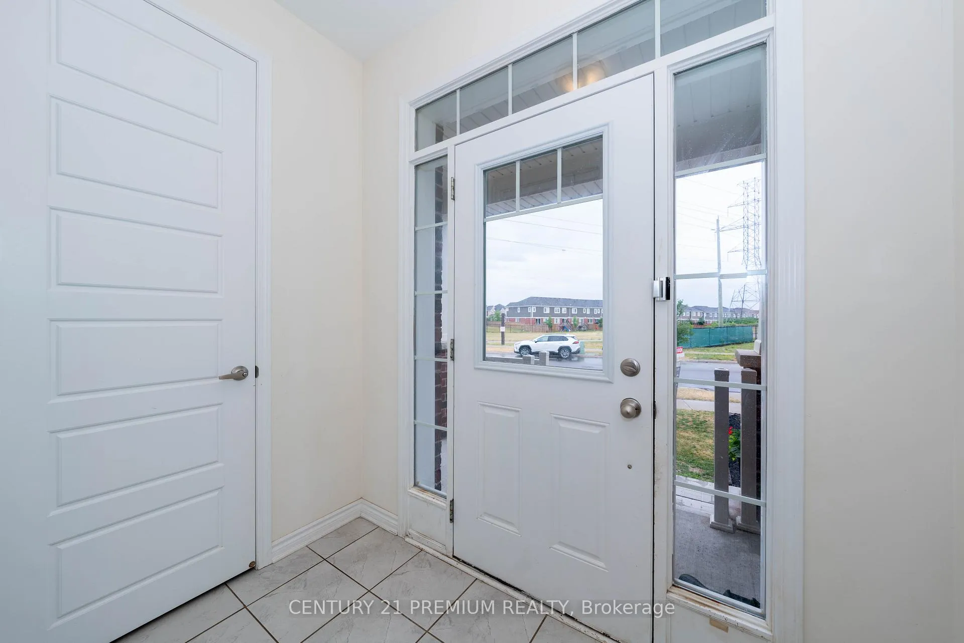Photo 6 of 685 Doon South Drive, Kitchener — HOMEH