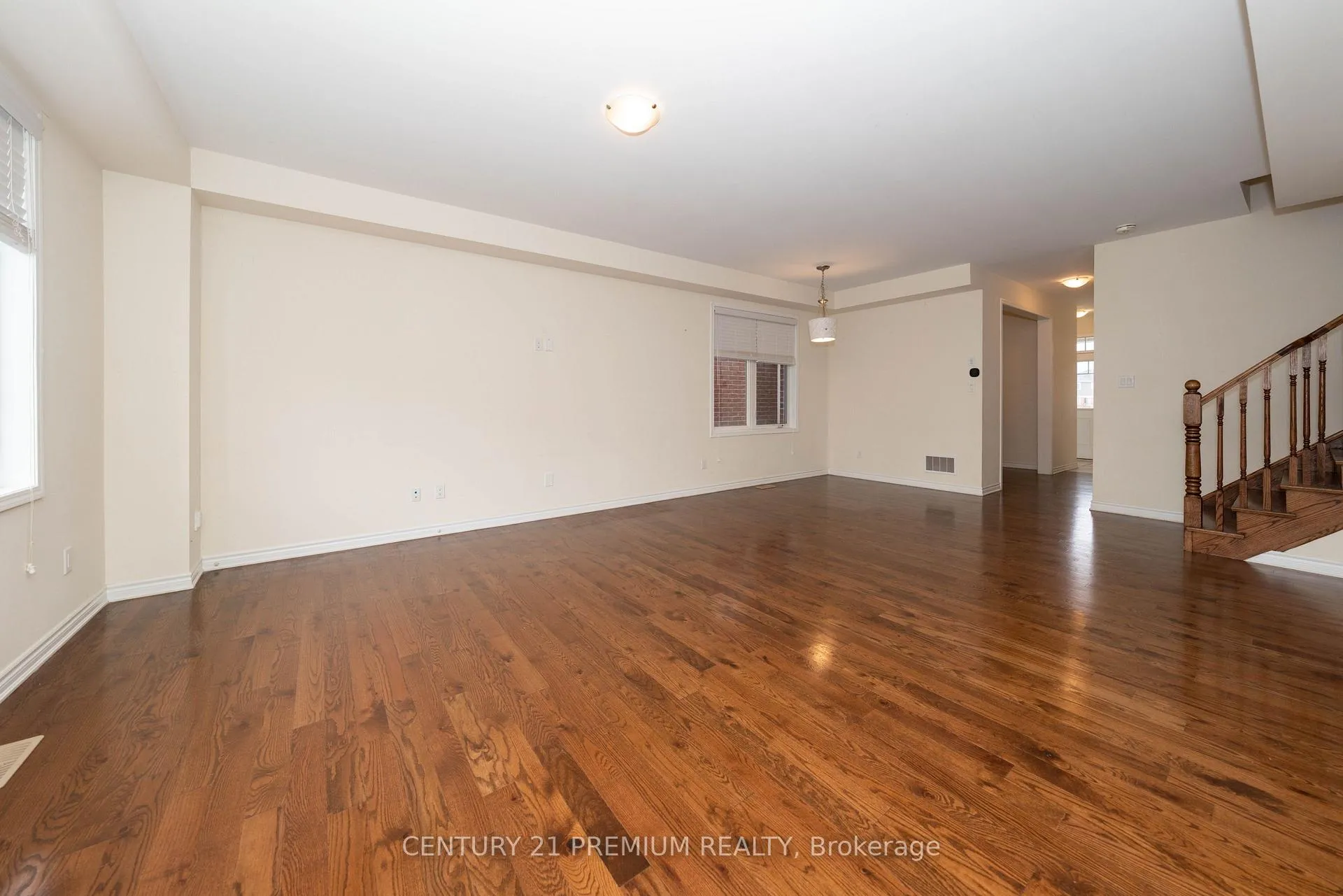 Photo 9 of 685 Doon South Drive, Kitchener — HOMEH