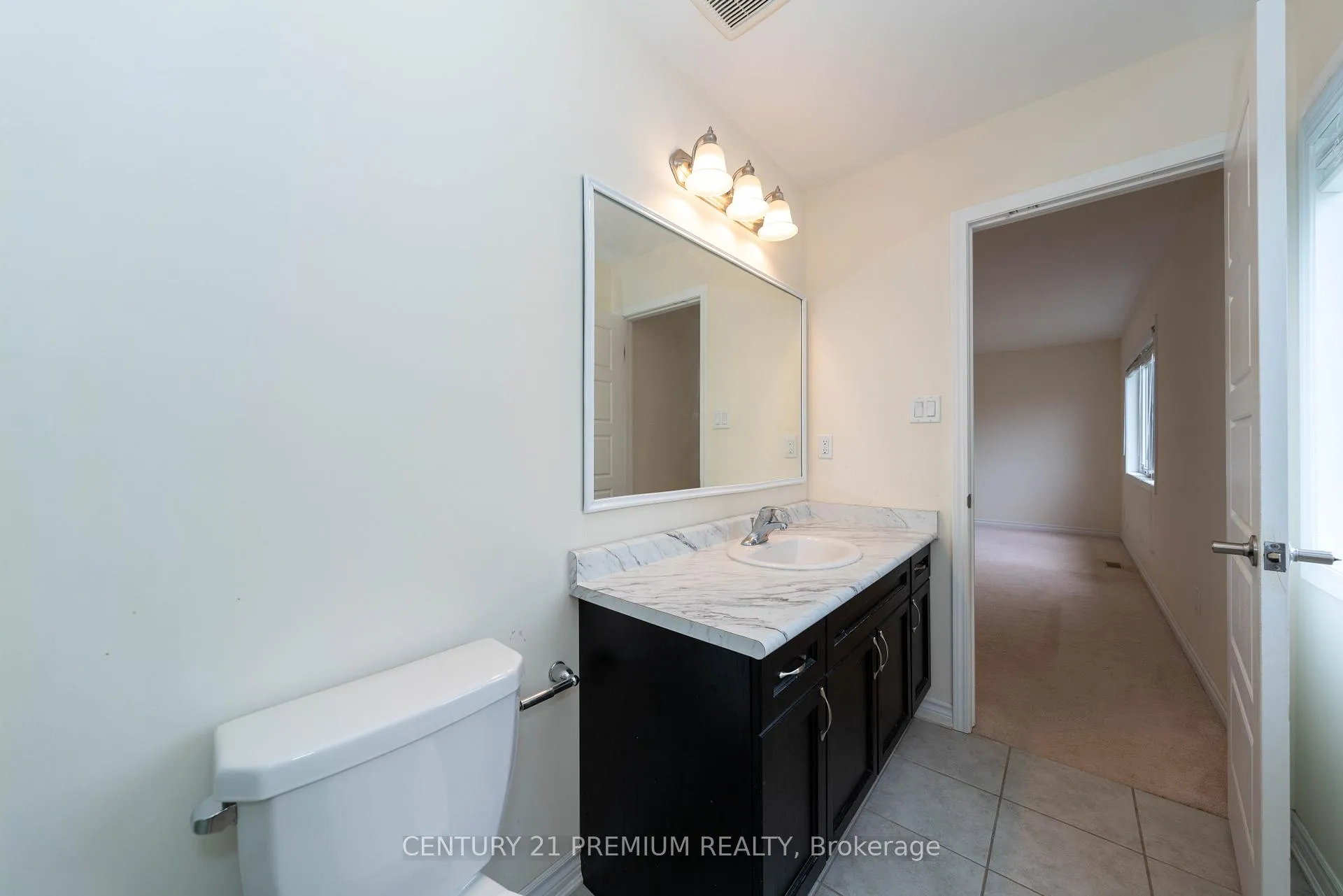 Photo 27 of 685 Doon South Drive, Kitchener — HOMEH
