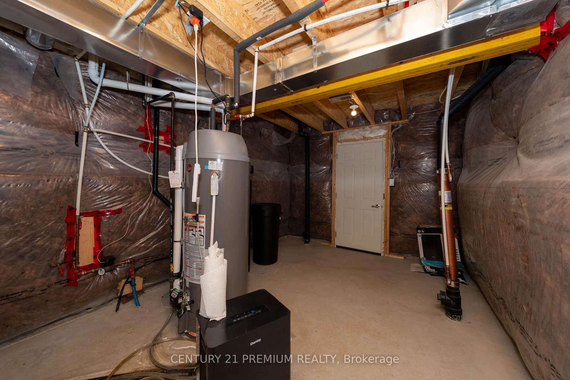 Photo 39 of 685 Doon South Drive, Kitchener — HOMEH
