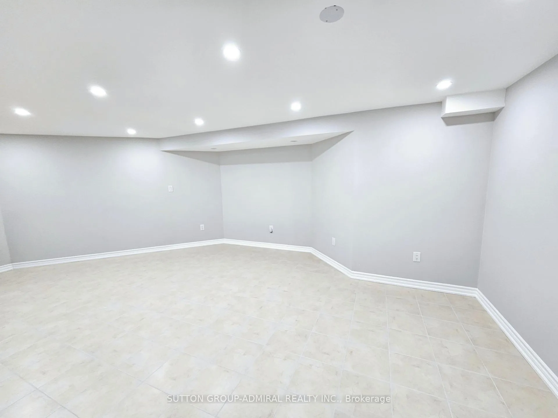 Photo 4 of Unit BSMNT, 103 Kingsnorth Boulevard, Vaughan, East Woodbridge — HOMEH
