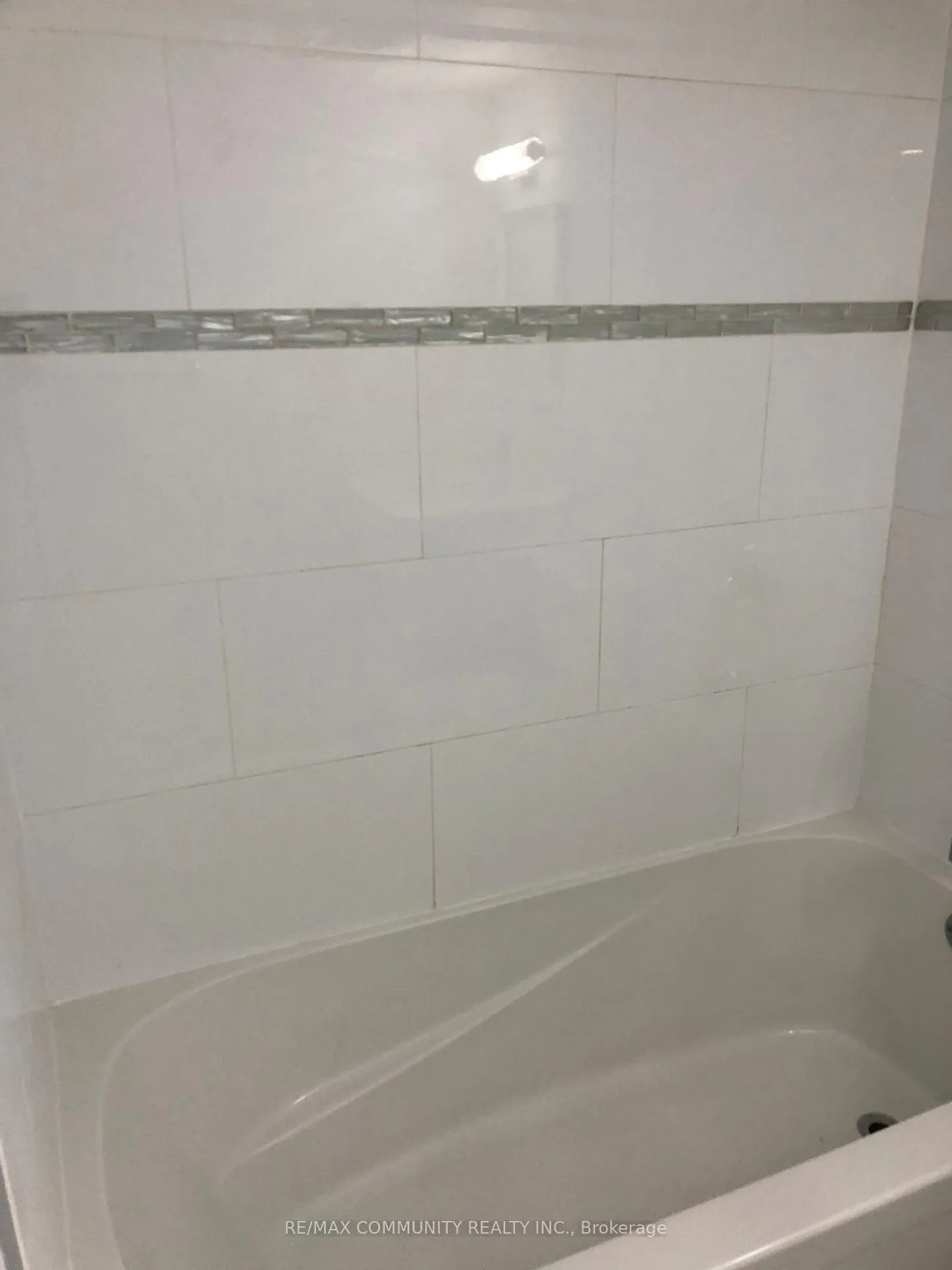 Photo 8 of Unit Bsmt, 45 Neill Avenue, Whitby, Rolling Acres — HOMEH