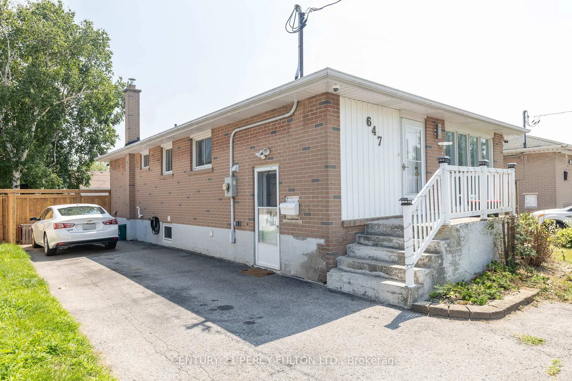 Photo 2 of Unit Bsmt, 647 Perry Crescent, Oshawa, Vanier — HOMEH