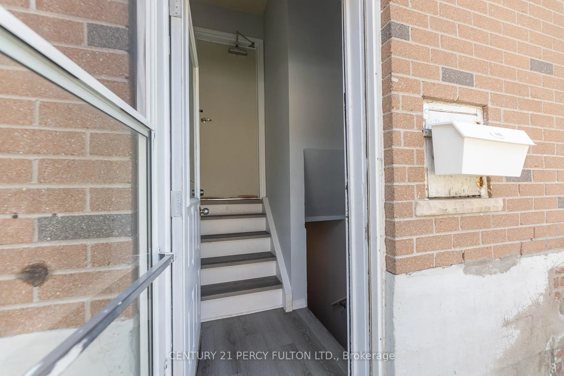 Photo 4 of Unit Bsmt, 647 Perry Crescent, Oshawa, Vanier — HOMEH