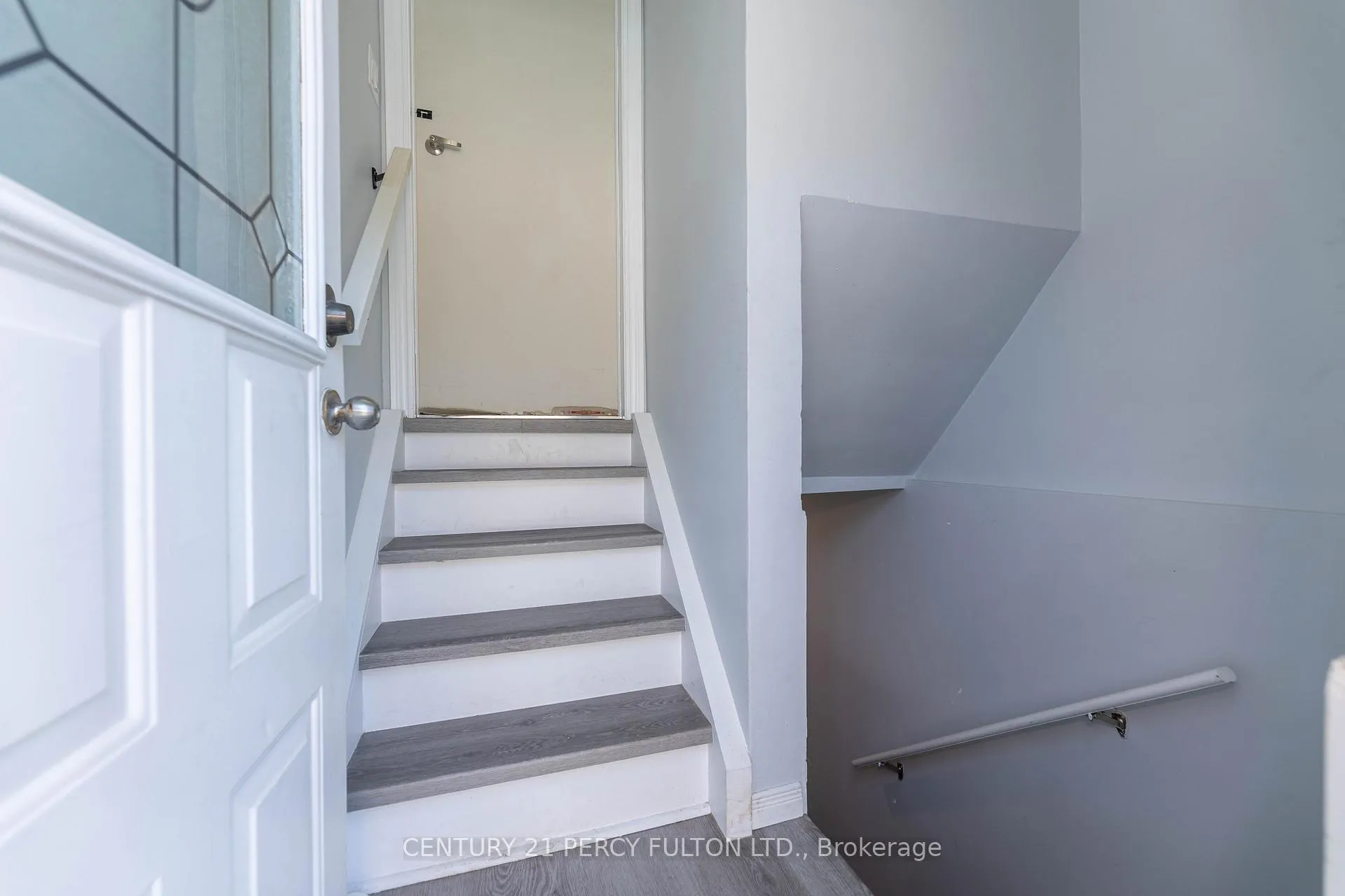 Photo 5 of Unit Bsmt, 647 Perry Crescent, Oshawa, Vanier — HOMEH