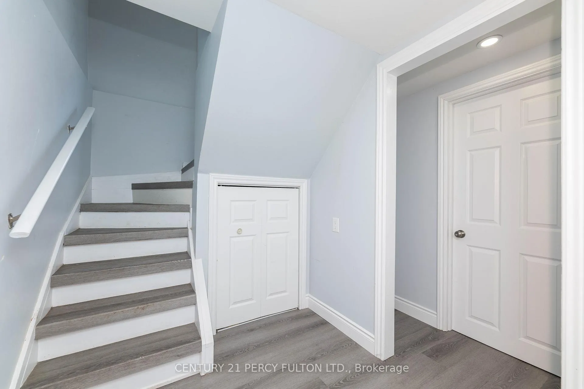 Photo 6 of Unit Bsmt, 647 Perry Crescent, Oshawa, Vanier — HOMEH