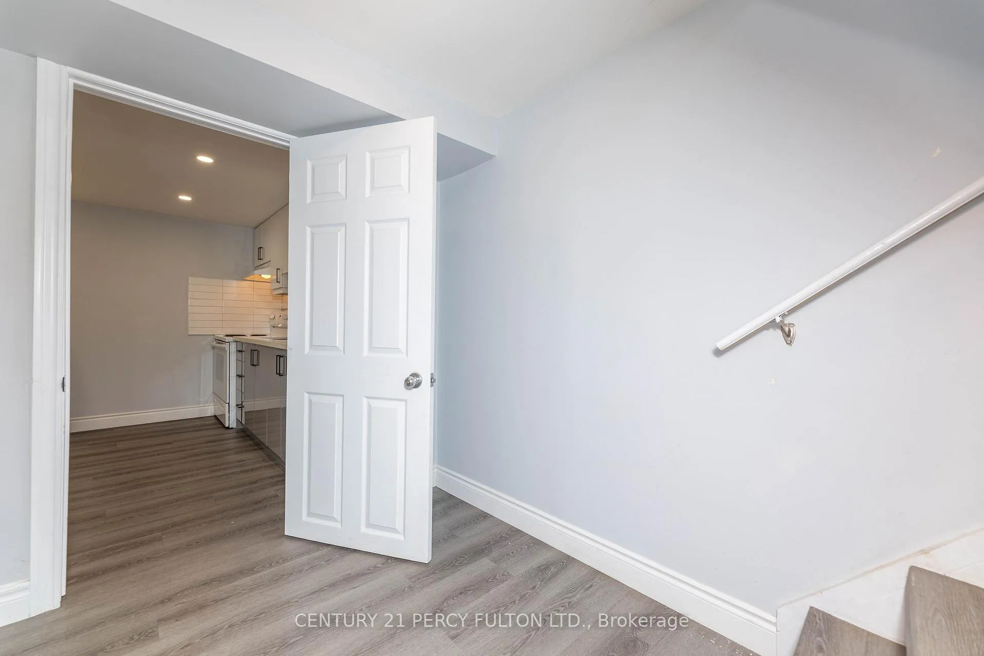 Photo 8 of Unit Bsmt, 647 Perry Crescent, Oshawa, Vanier — HOMEH