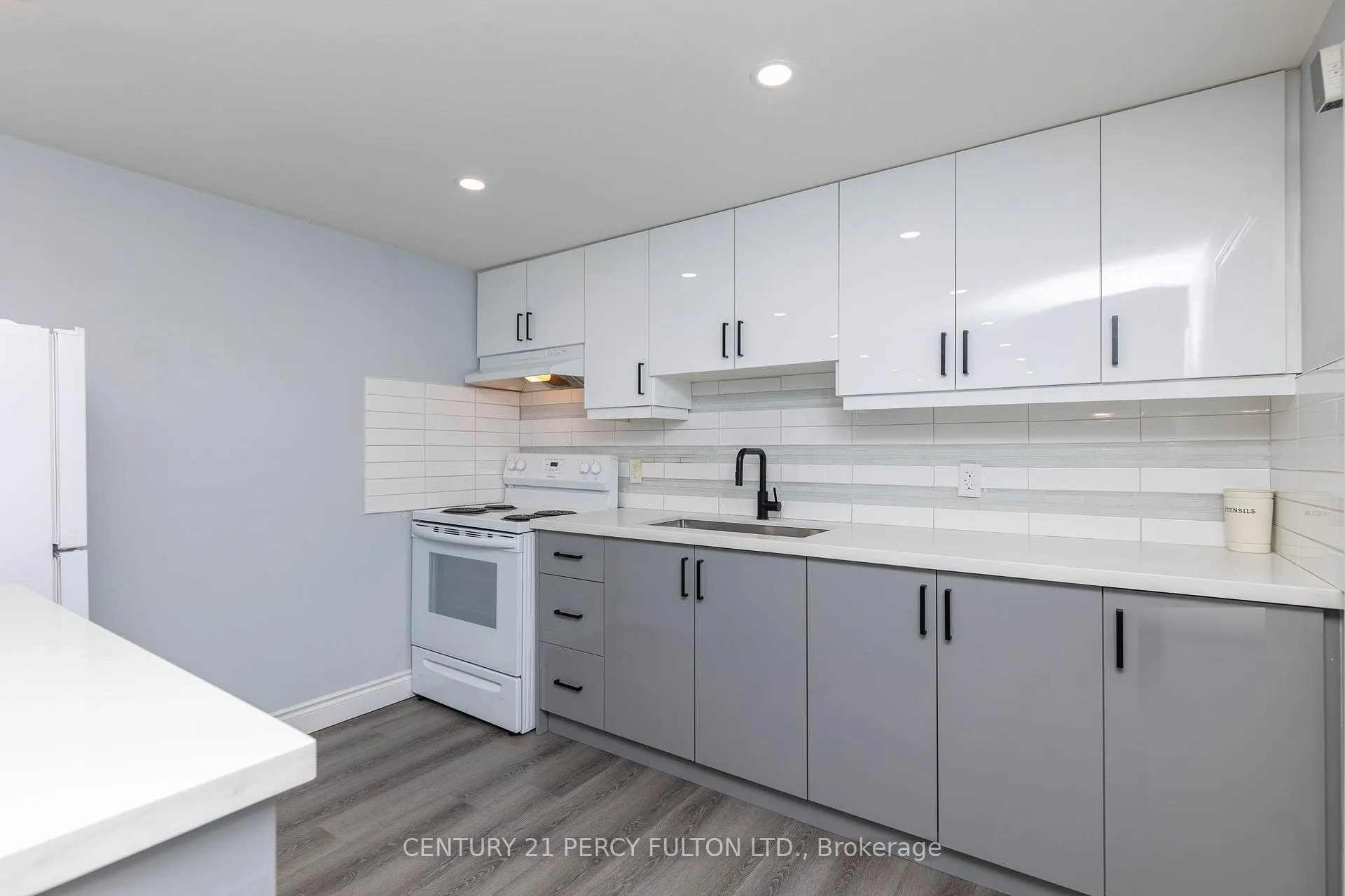 Photo 12 of Unit Bsmt, 647 Perry Crescent, Oshawa, Vanier — HOMEH