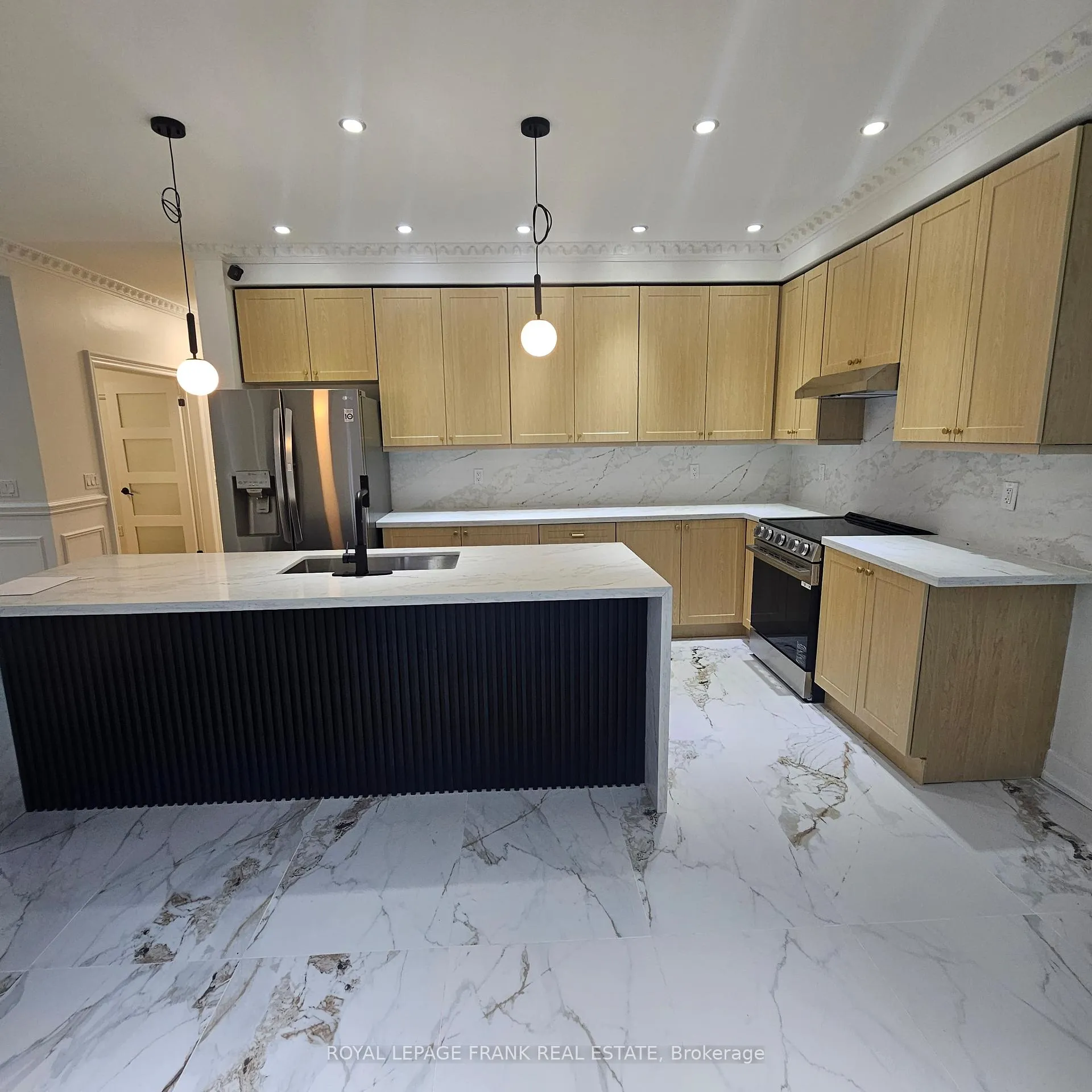 Photo 6 of 1842 Douglas Langtree Drive, Oshawa, Taunton — HOMEH